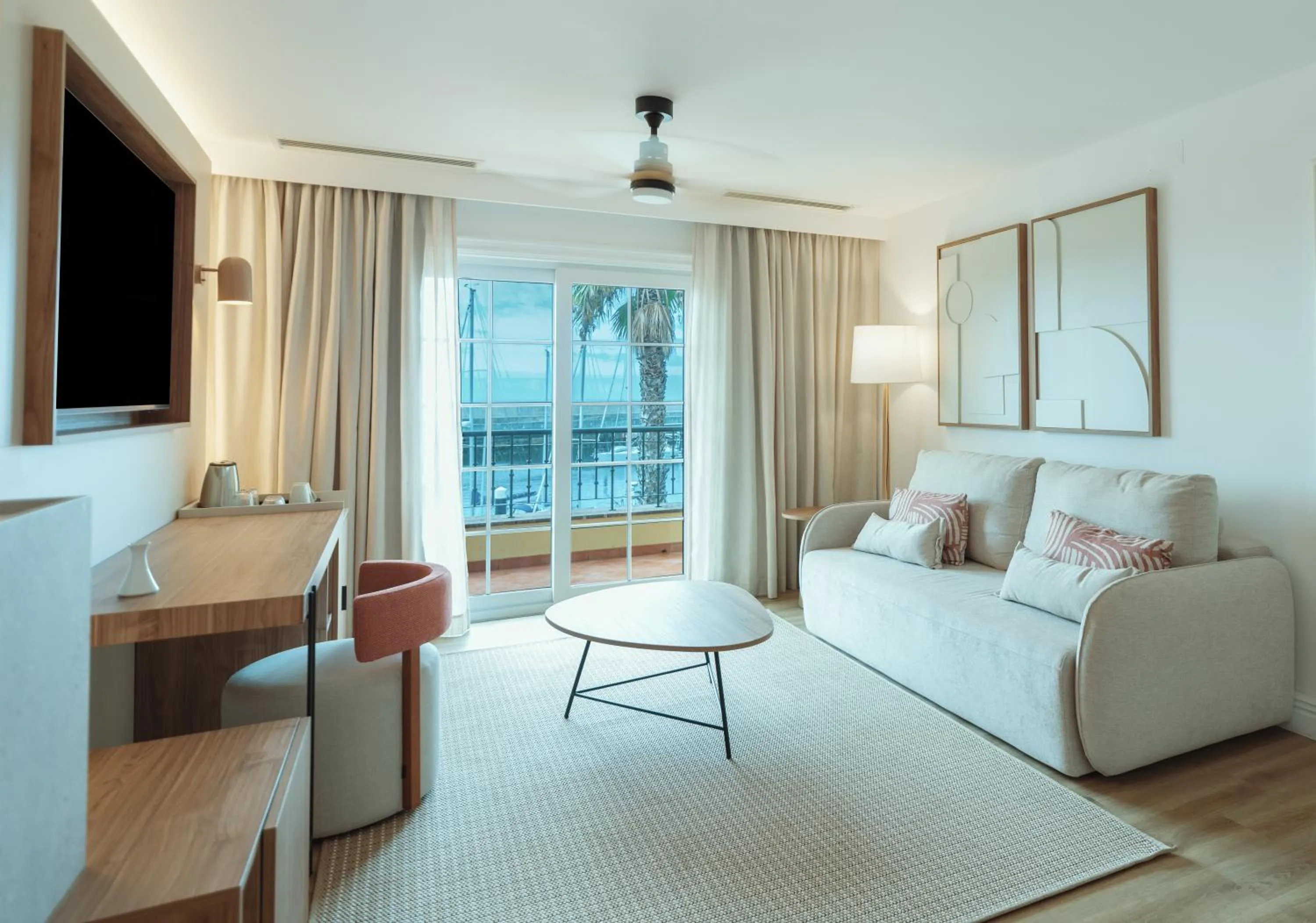 TV and multimedia in Dreams Madeira Resort Spa & Marina