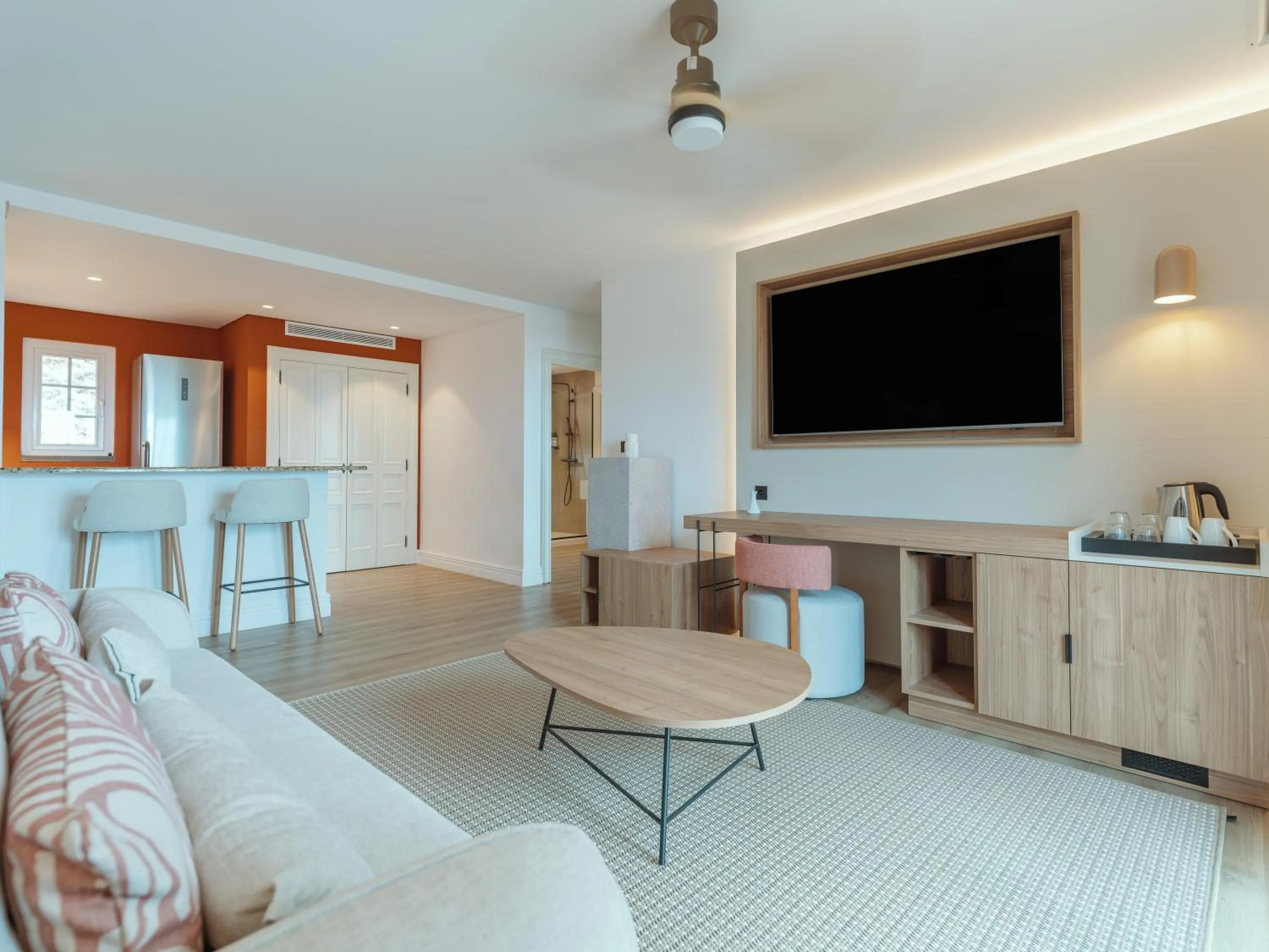 TV and multimedia in Dreams Madeira Resort Spa & Marina