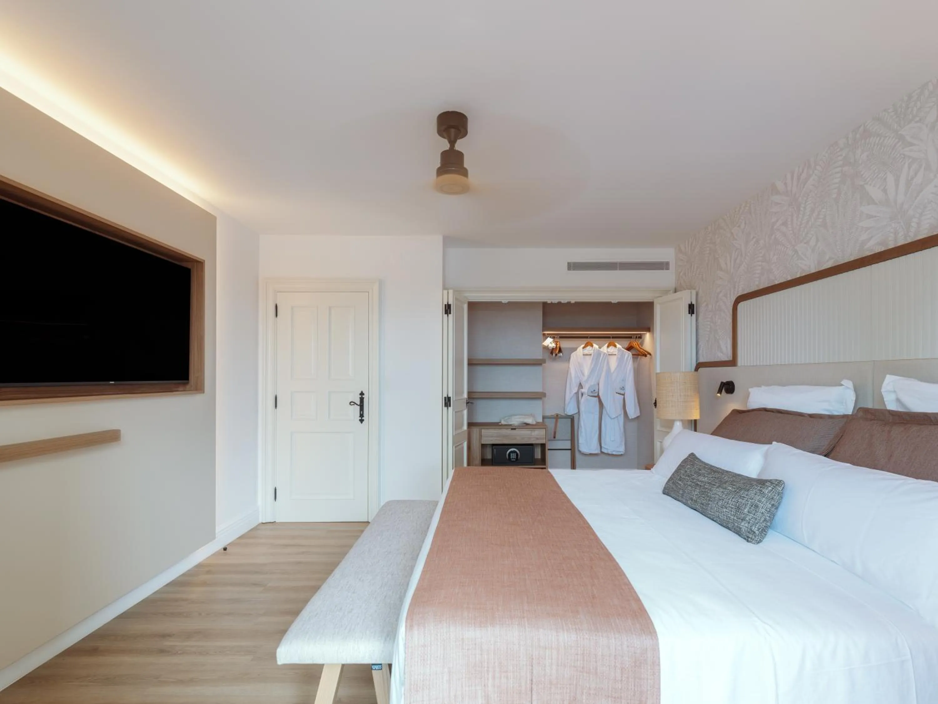 Bed in Dreams Madeira Resort Spa & Marina