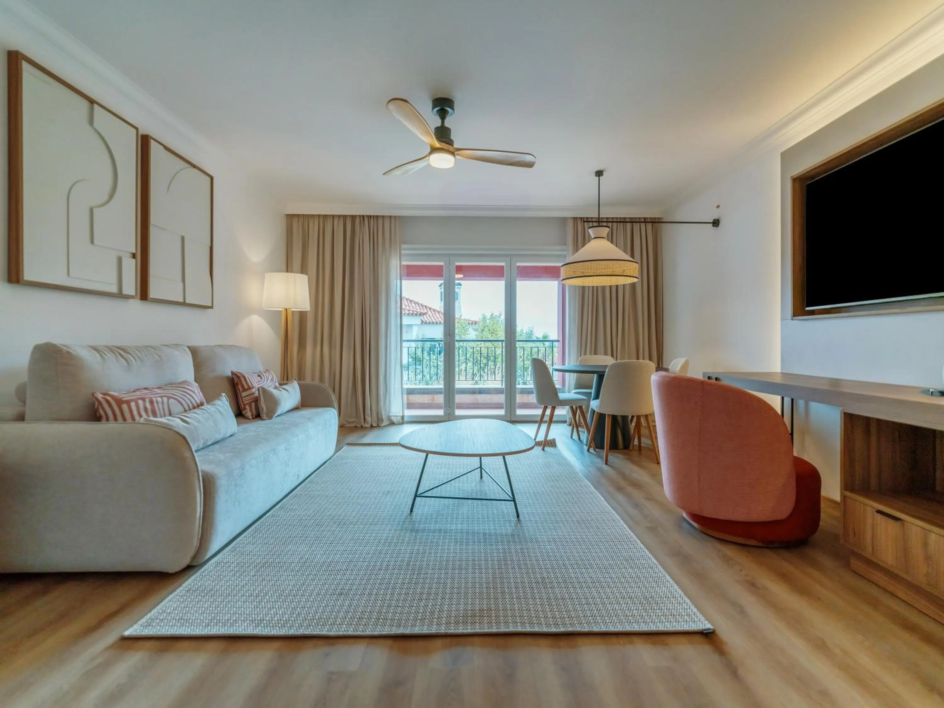 Living room in Dreams Madeira Resort Spa & Marina