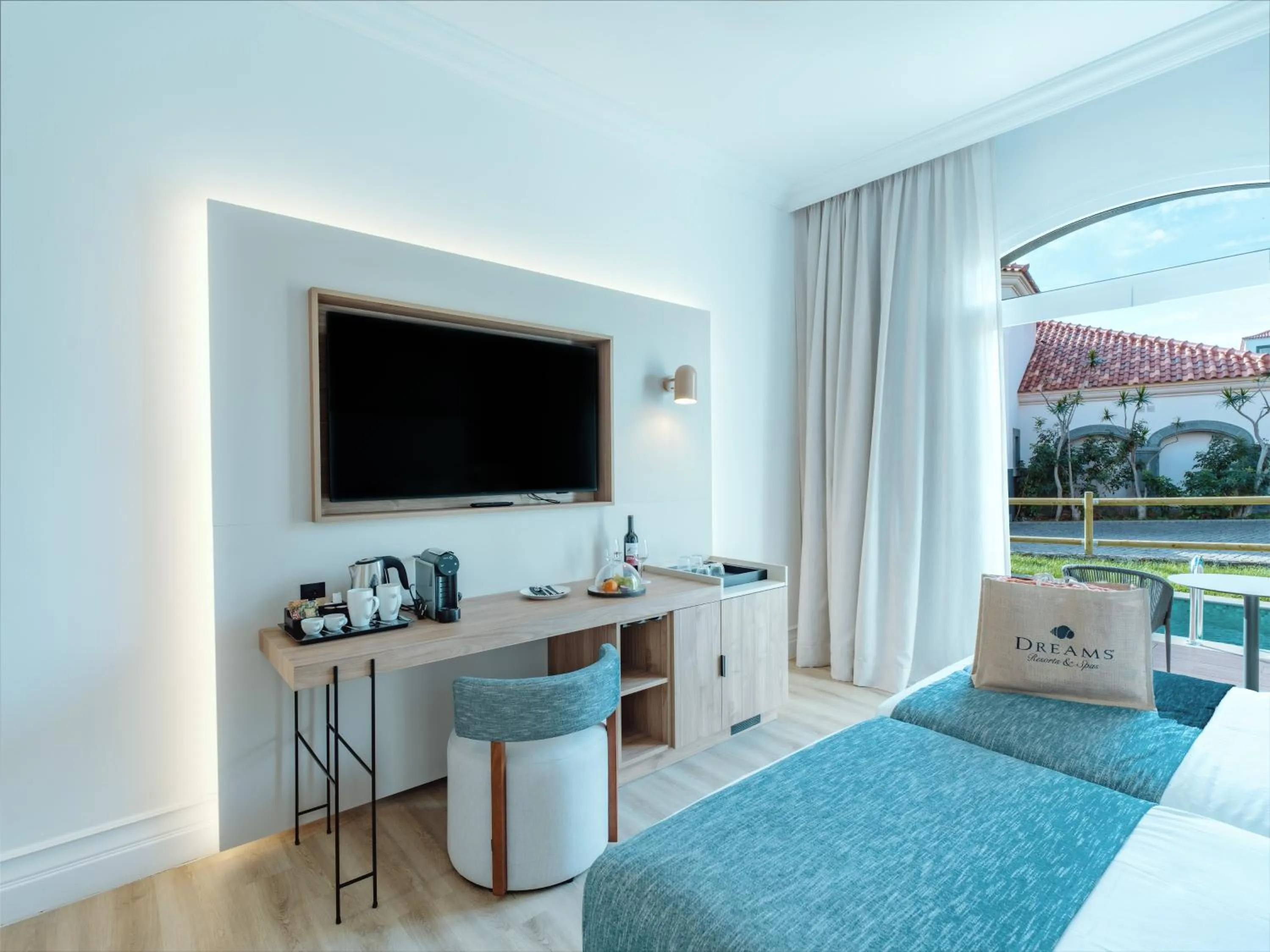 Bed in Dreams Madeira Resort Spa & Marina