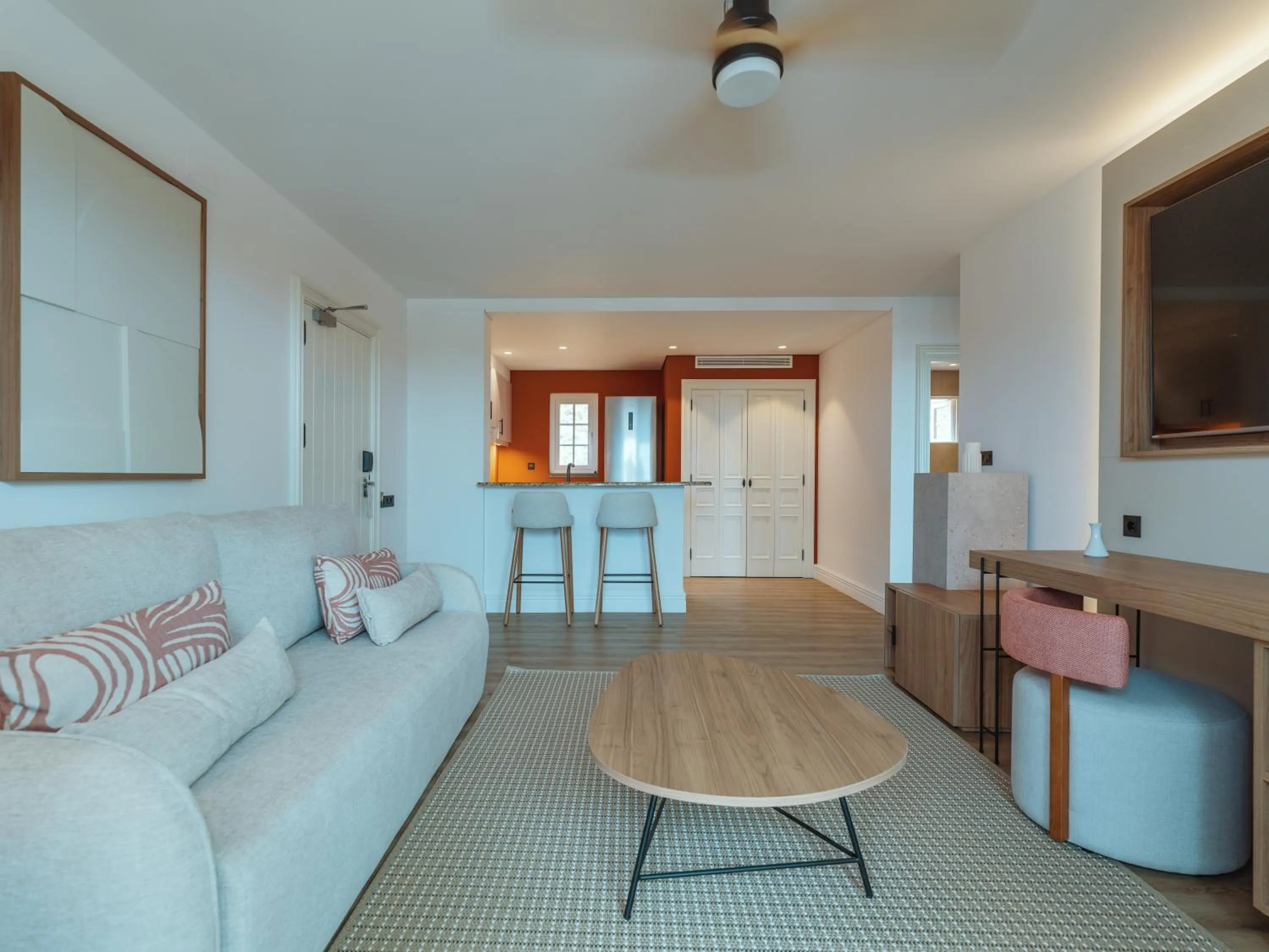 TV and multimedia in Dreams Madeira Resort Spa & Marina