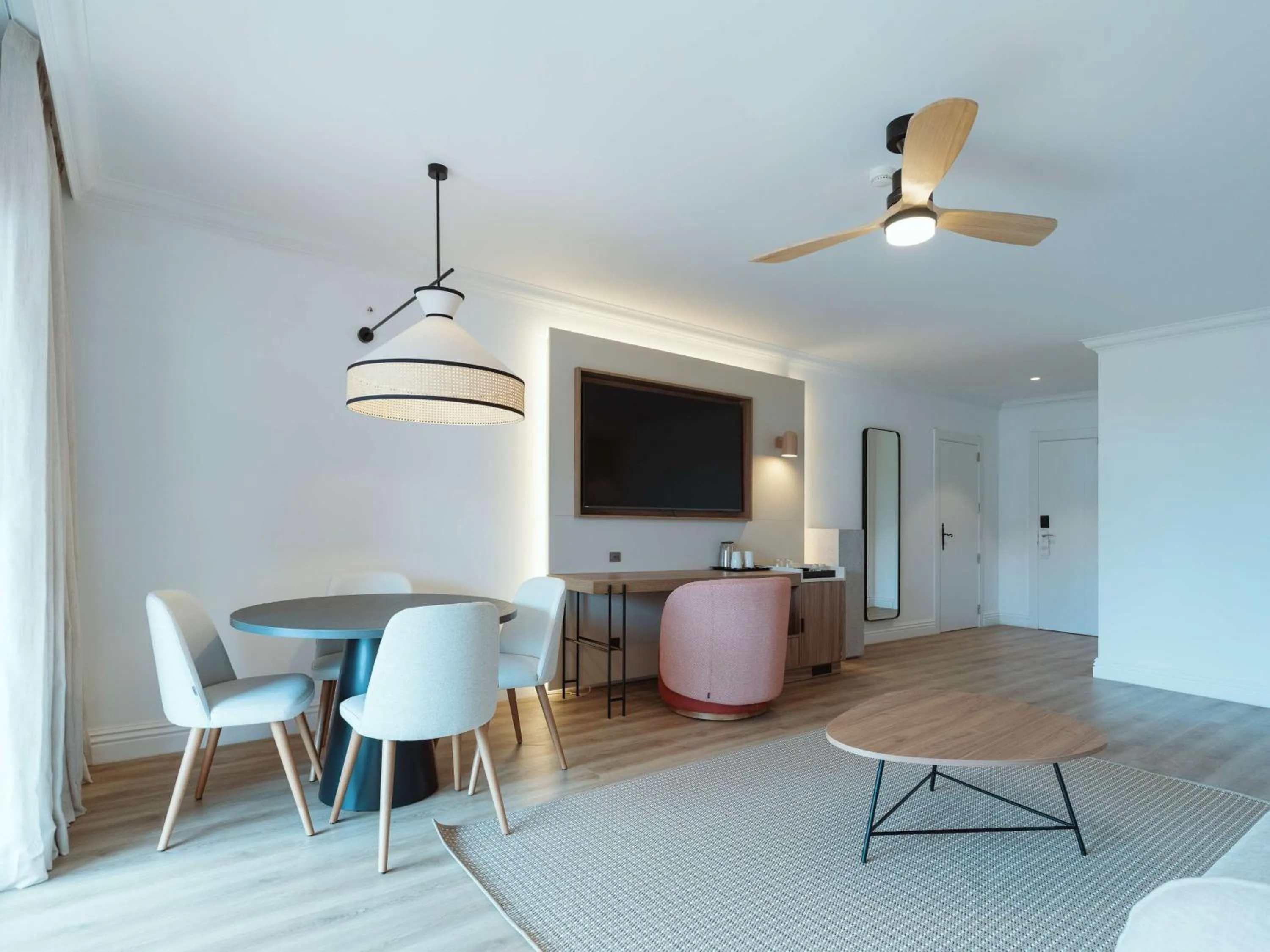 Photo of the whole room in Dreams Madeira Resort Spa & Marina