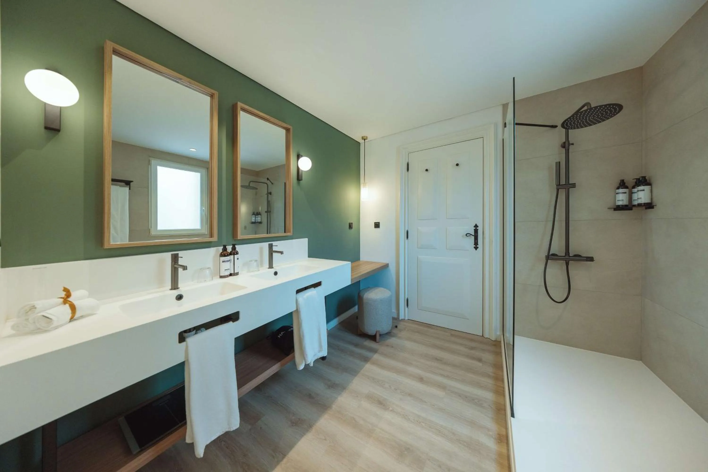 Bathroom in Dreams Madeira Resort Spa & Marina