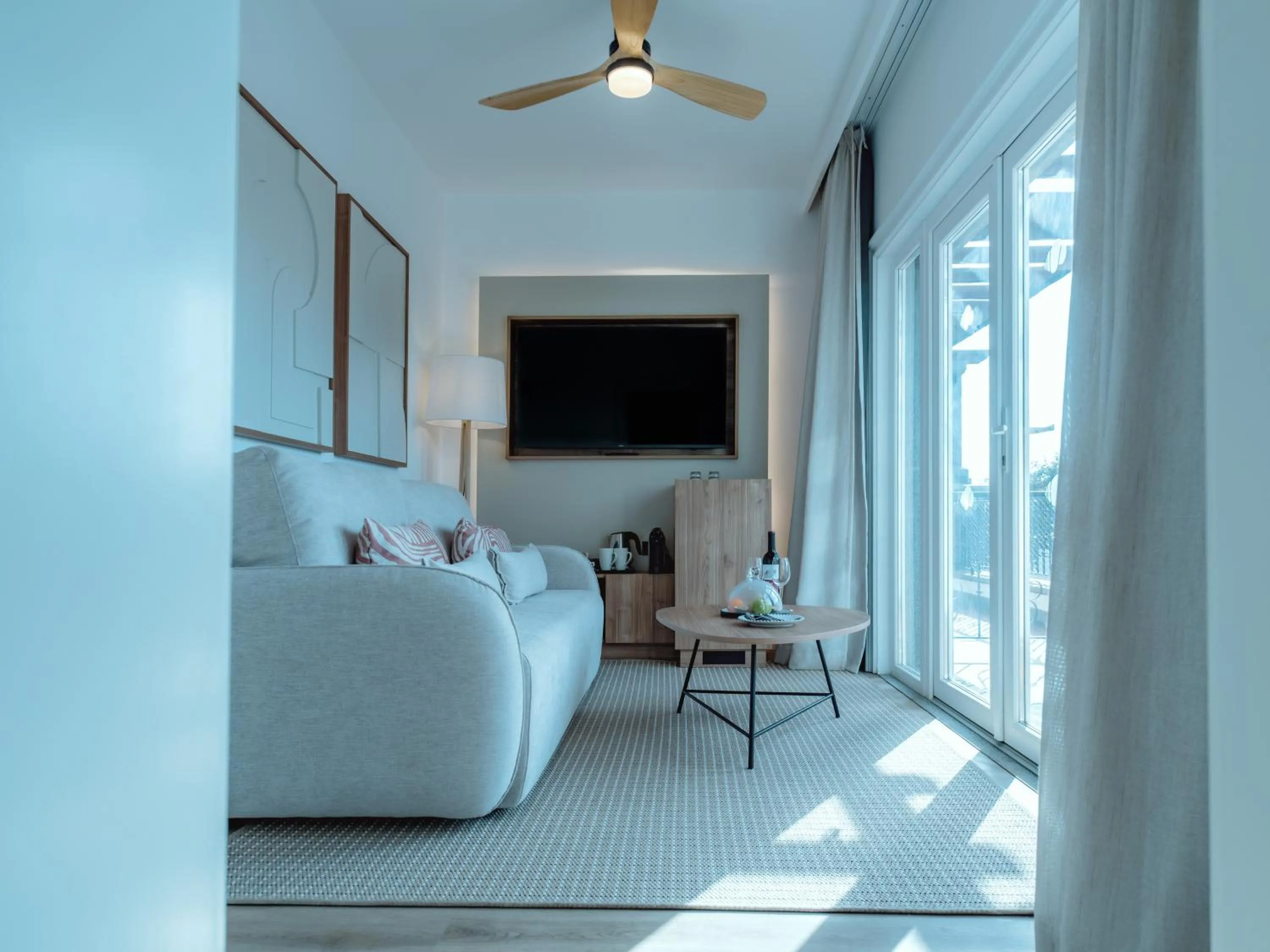 TV and multimedia in Dreams Madeira Resort Spa & Marina