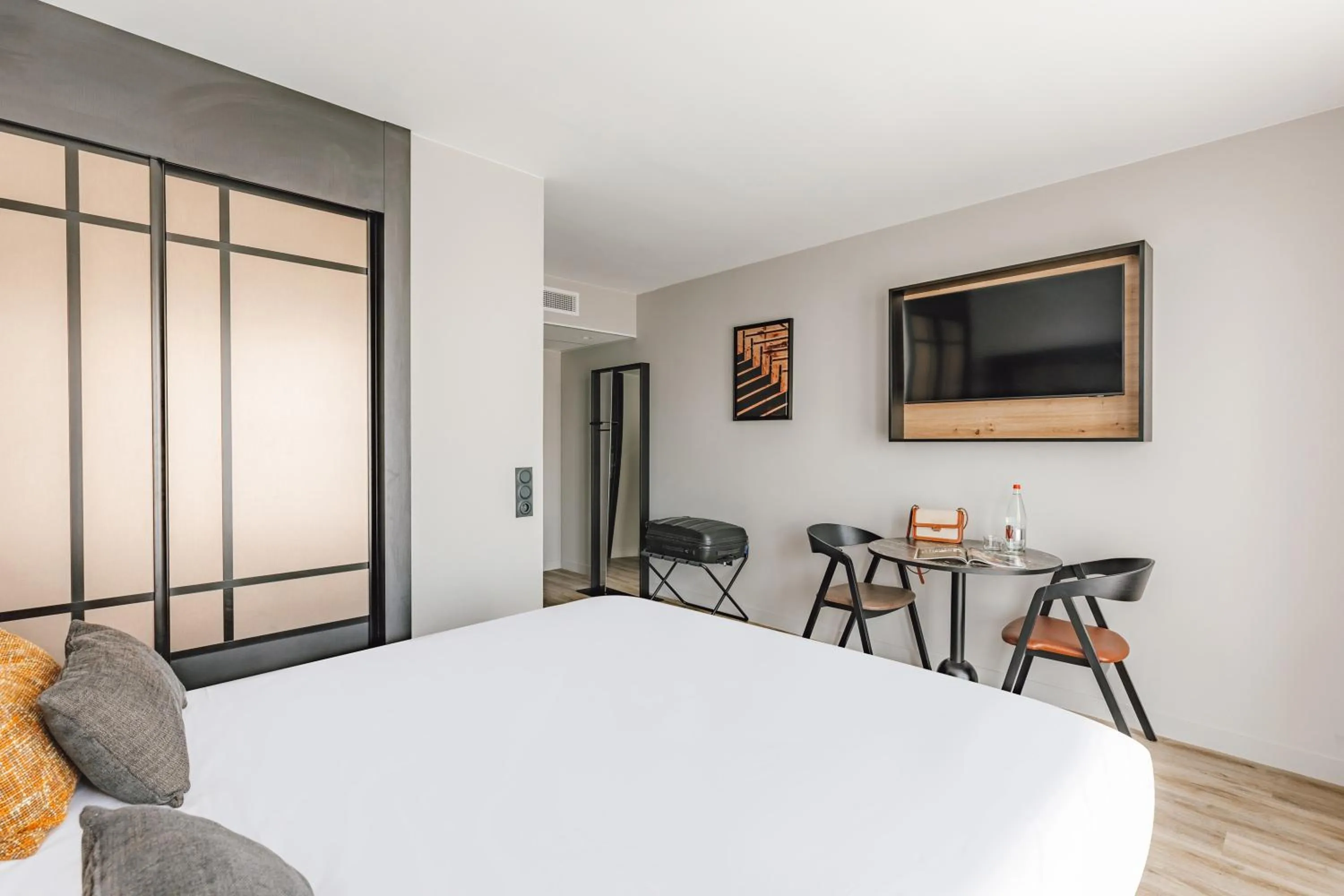 Bed in Appart'City Collection Paris Gare de Lyon