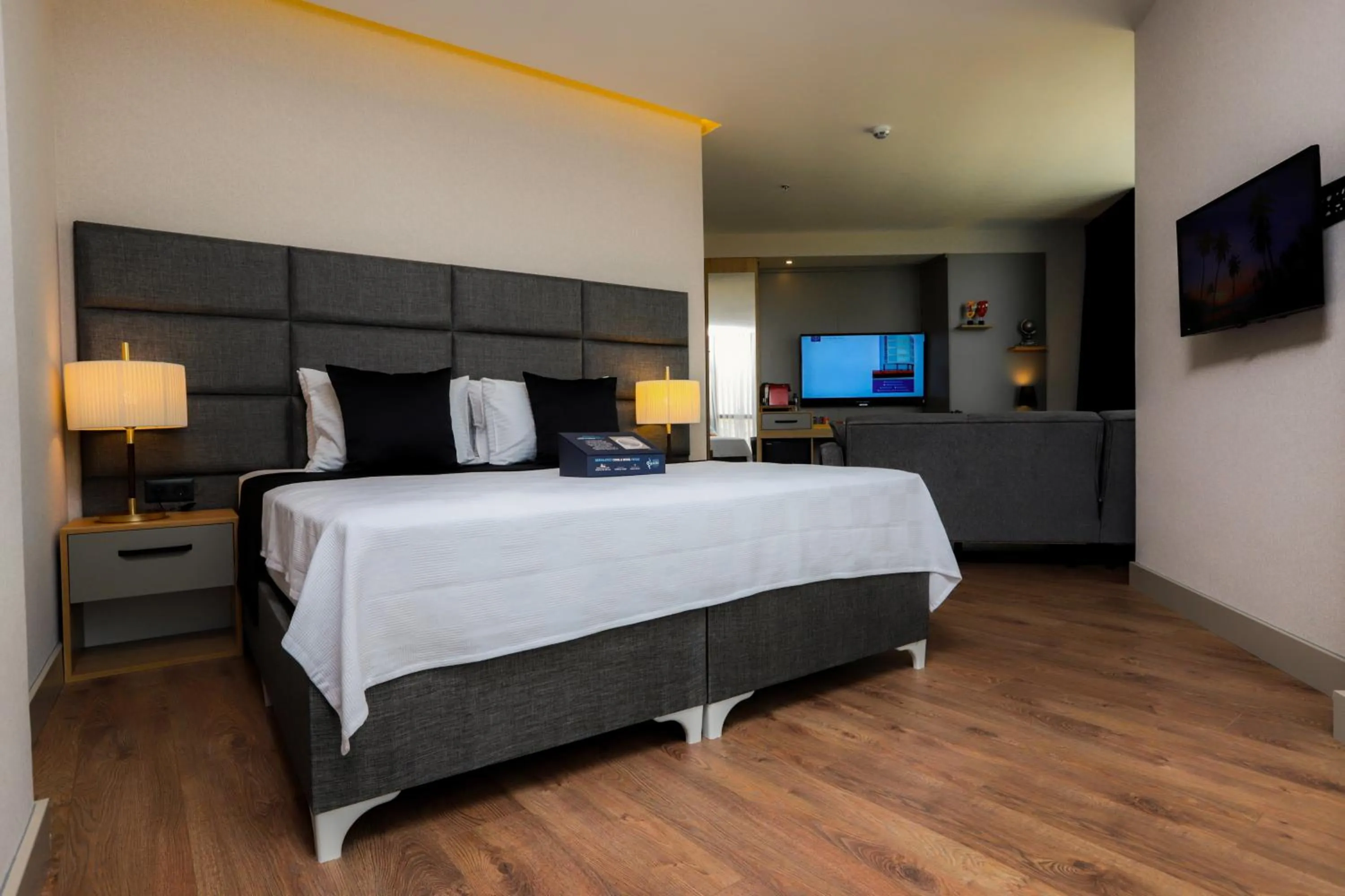 Bed in Brand Business Hotel