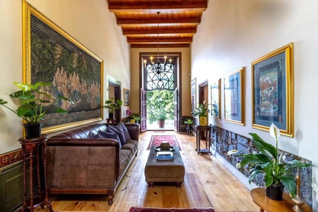 Living room in Cape Town Heritage Hotel & Spa