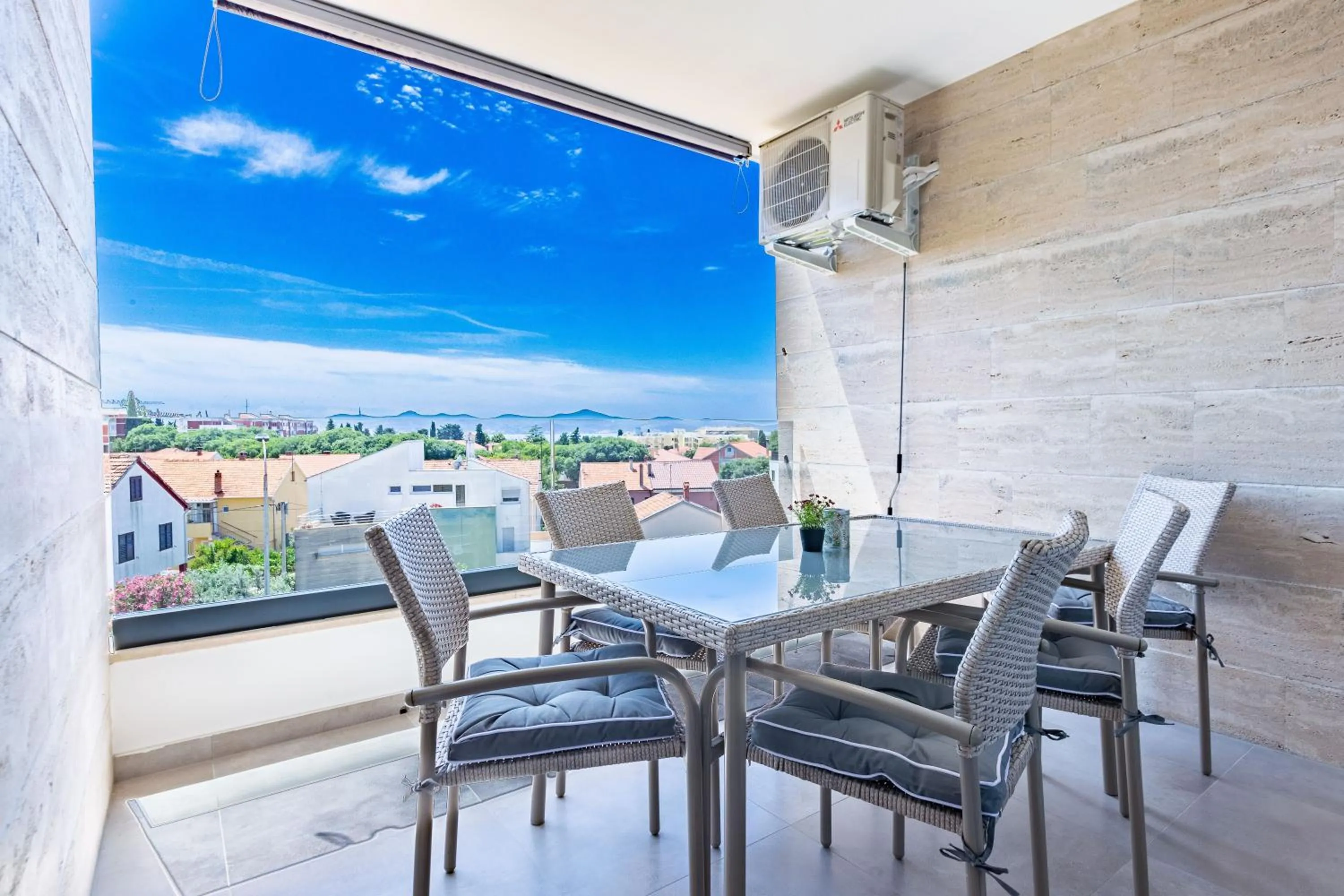 Apolon 2BDR apartment with balcony