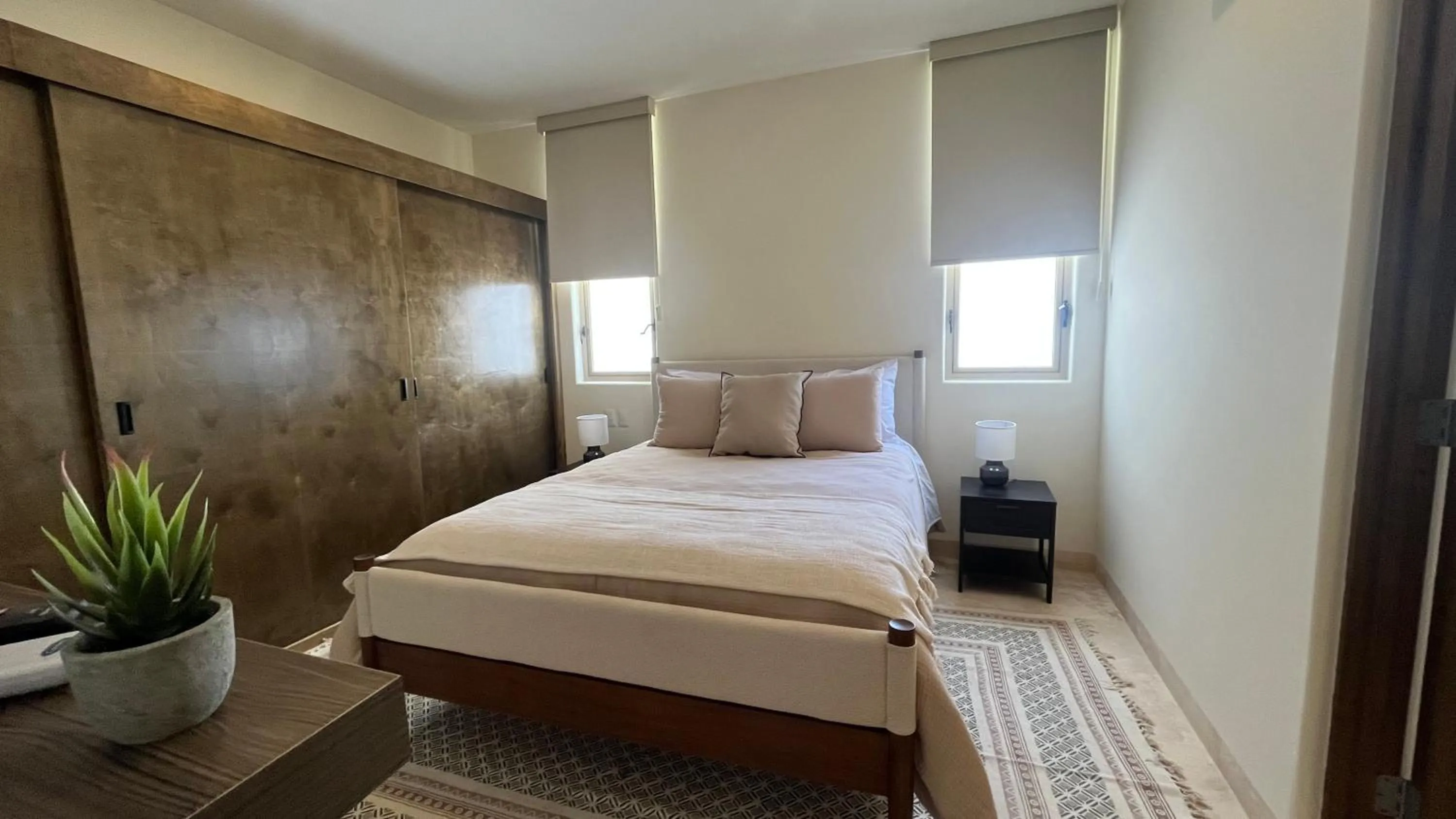 Bed in Beautyful and stuning condo 3bd