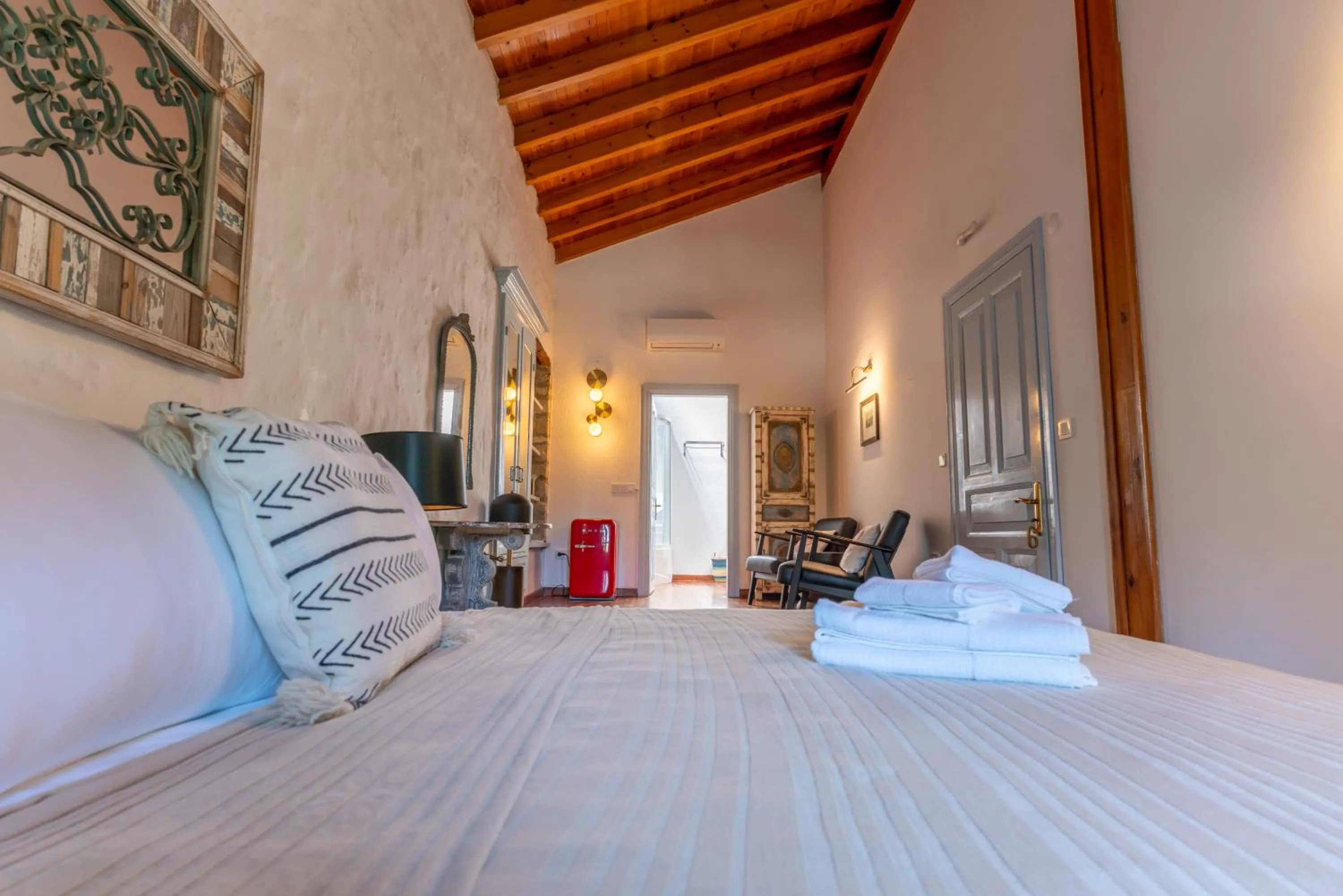 Bed in Alaçatı Taş Otel