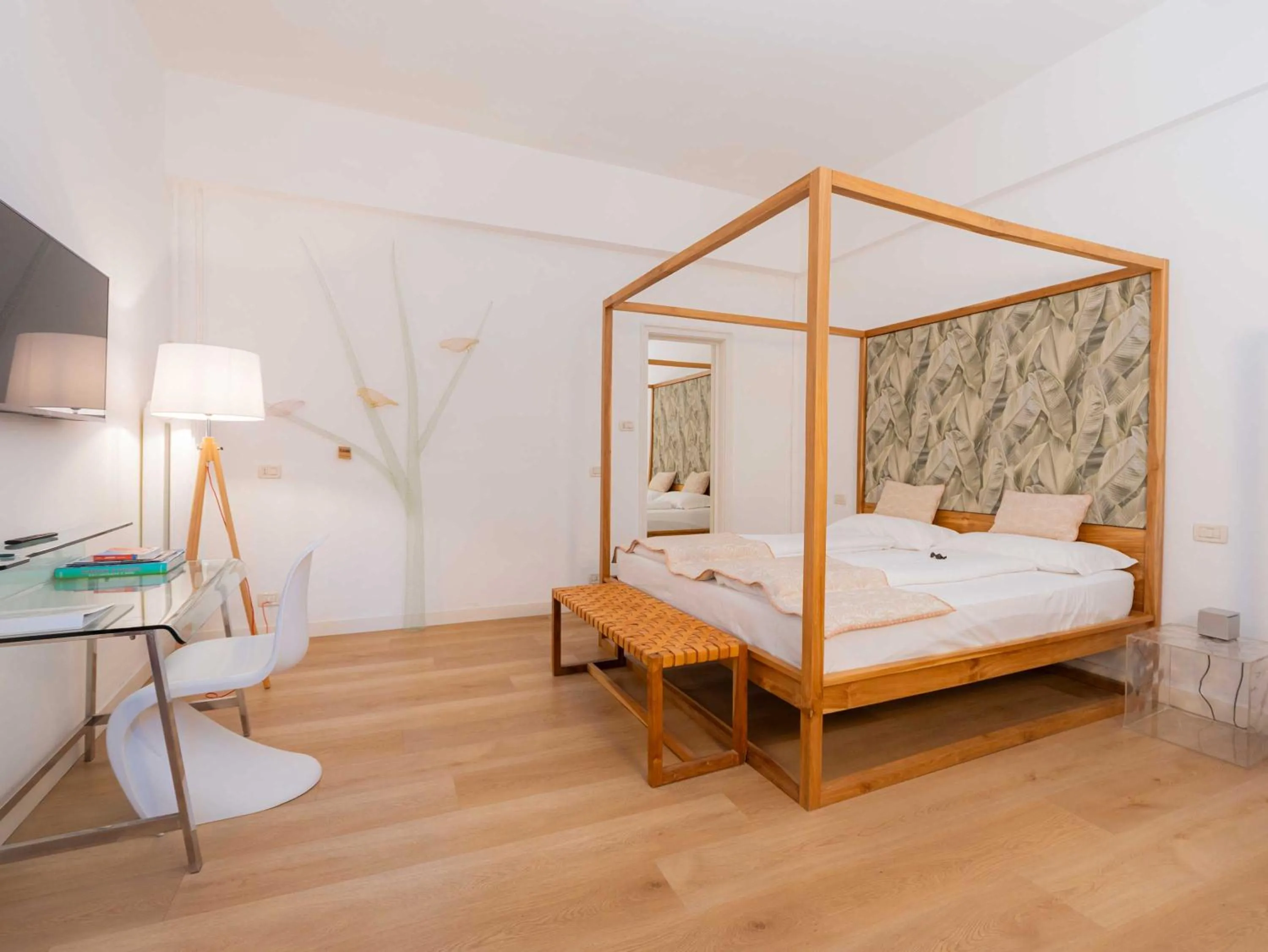 Bedroom, Bed in Isola Memmia