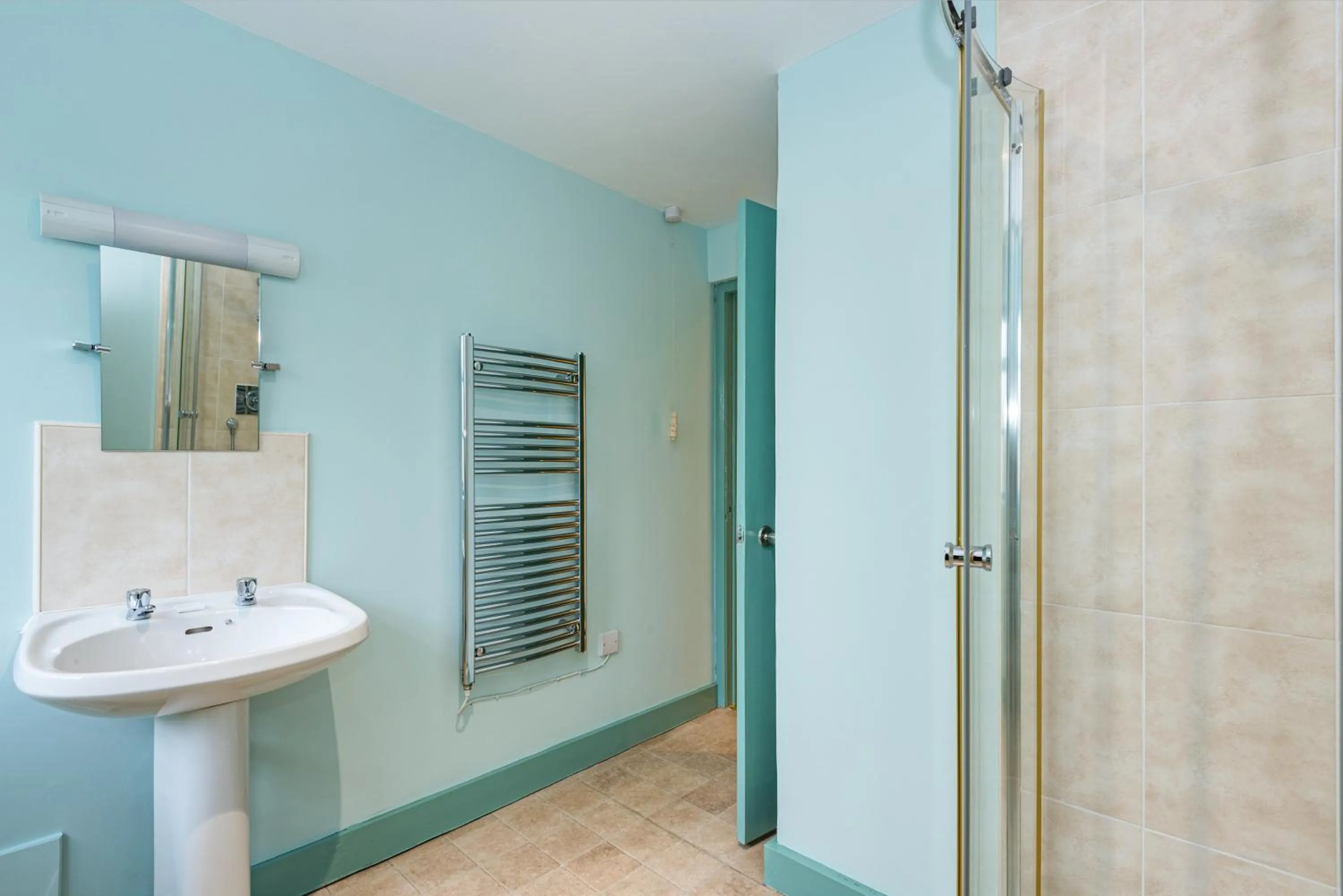 Shower in The Queens