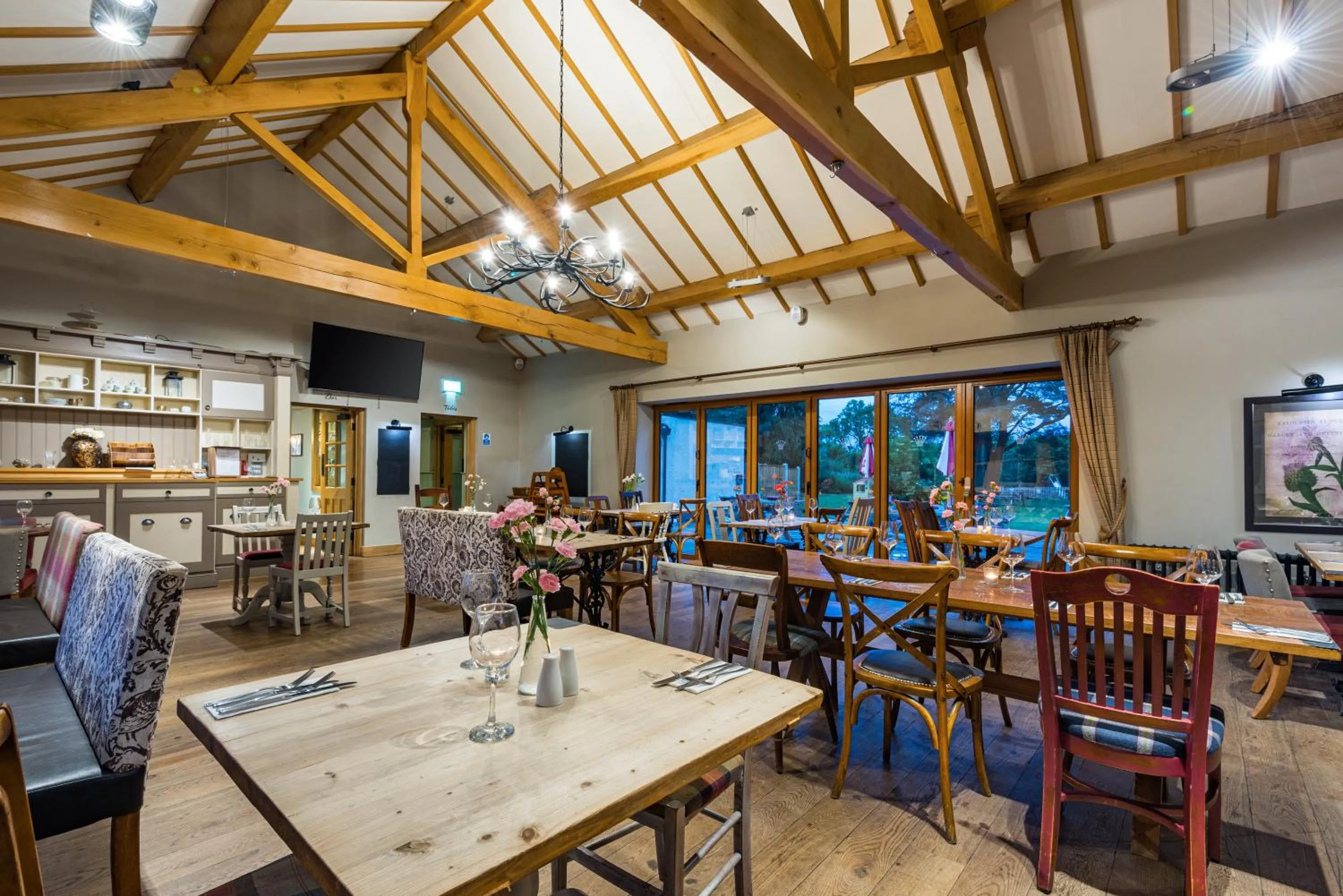 Restaurant/places to eat in The Queens