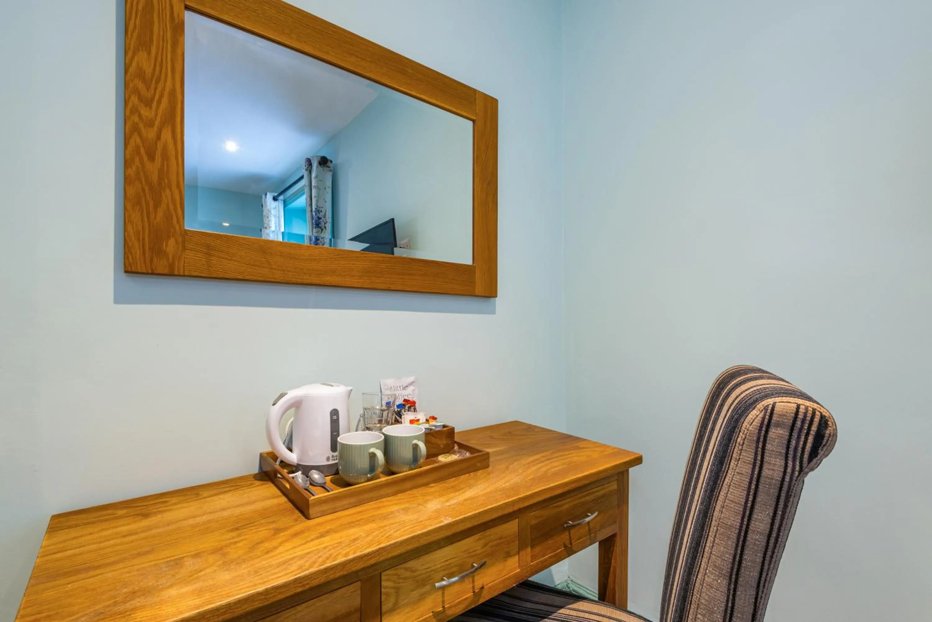 Coffee/tea facilities in The Queens