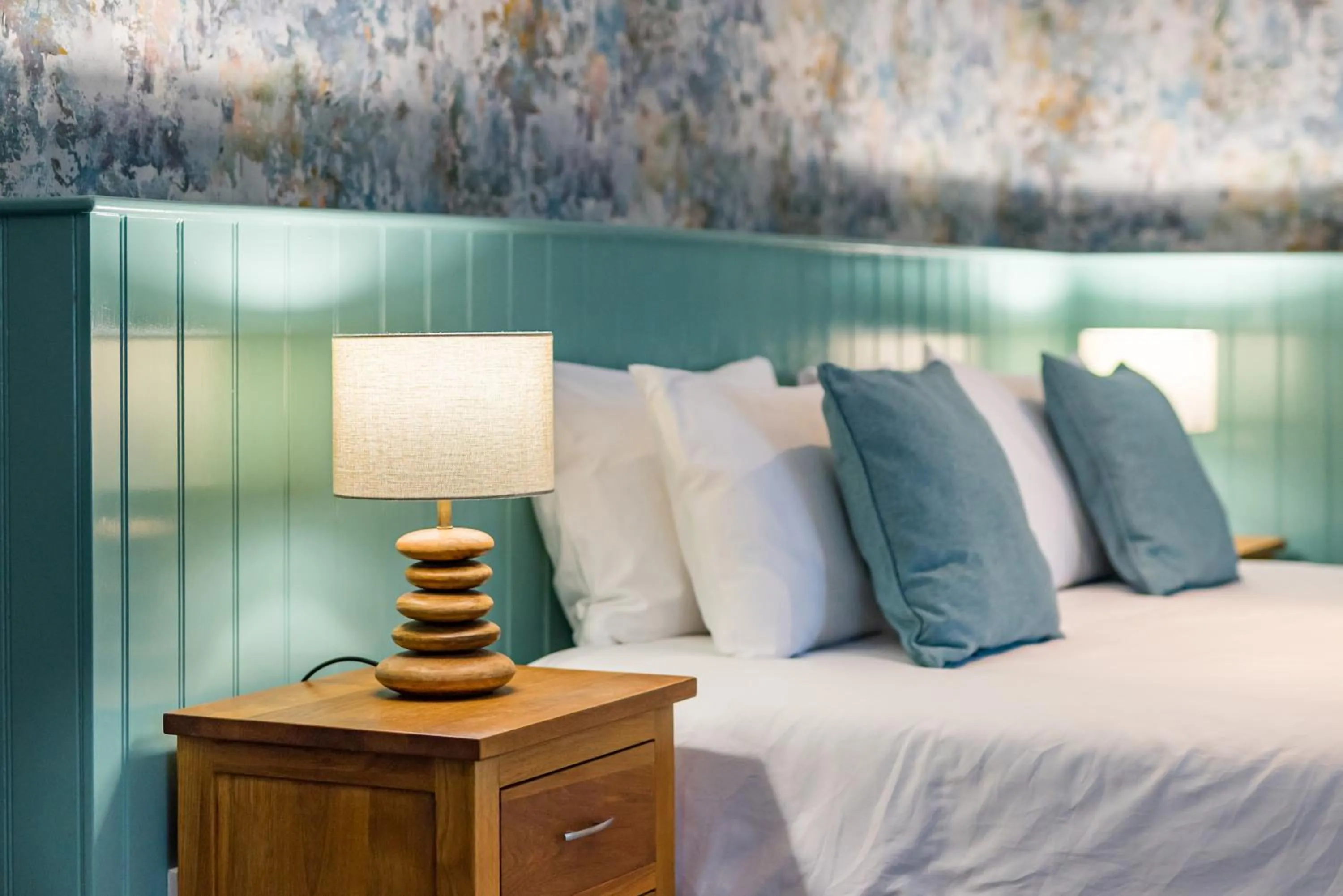 Bedroom, Bed in The Queens