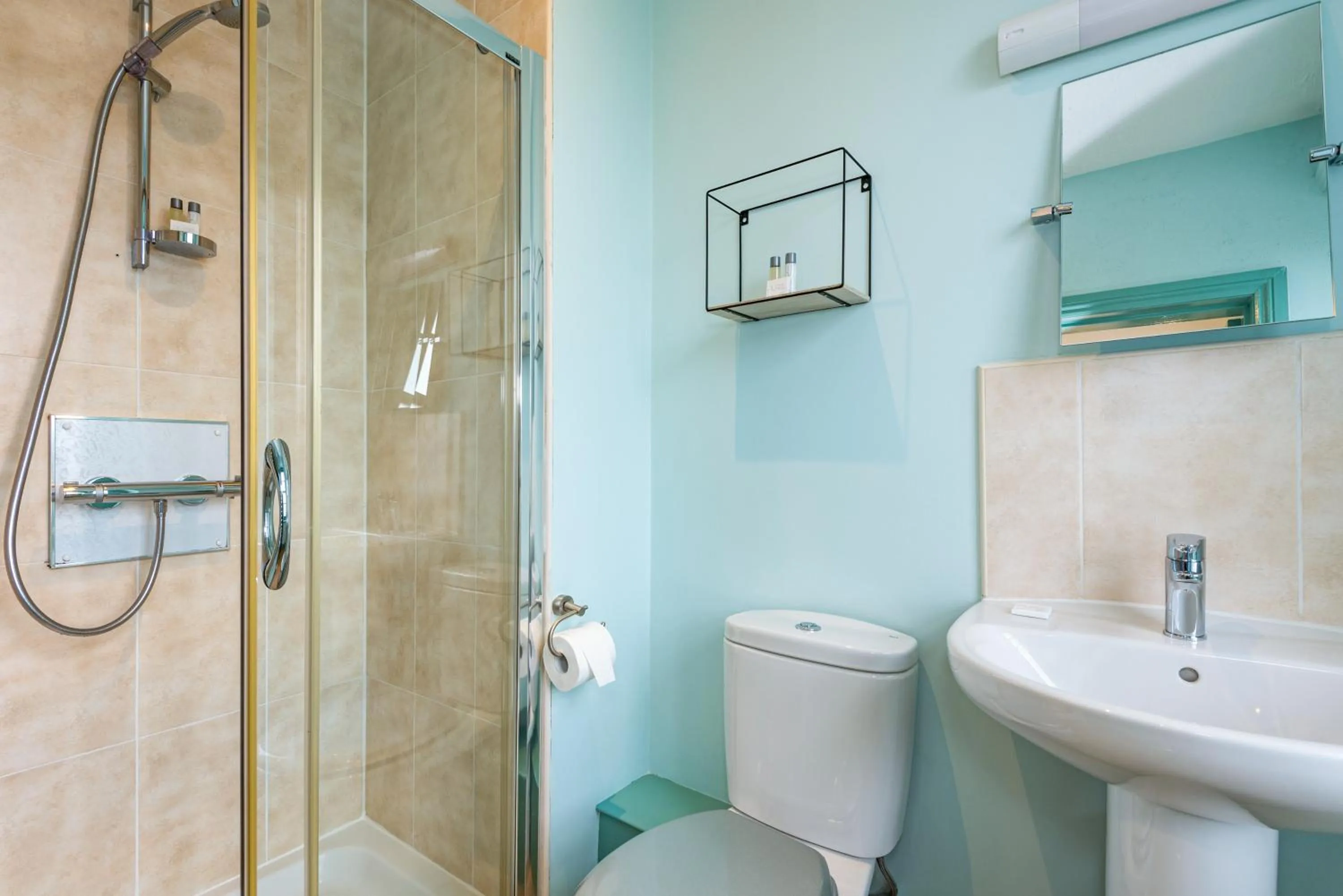 Shower in The Queens