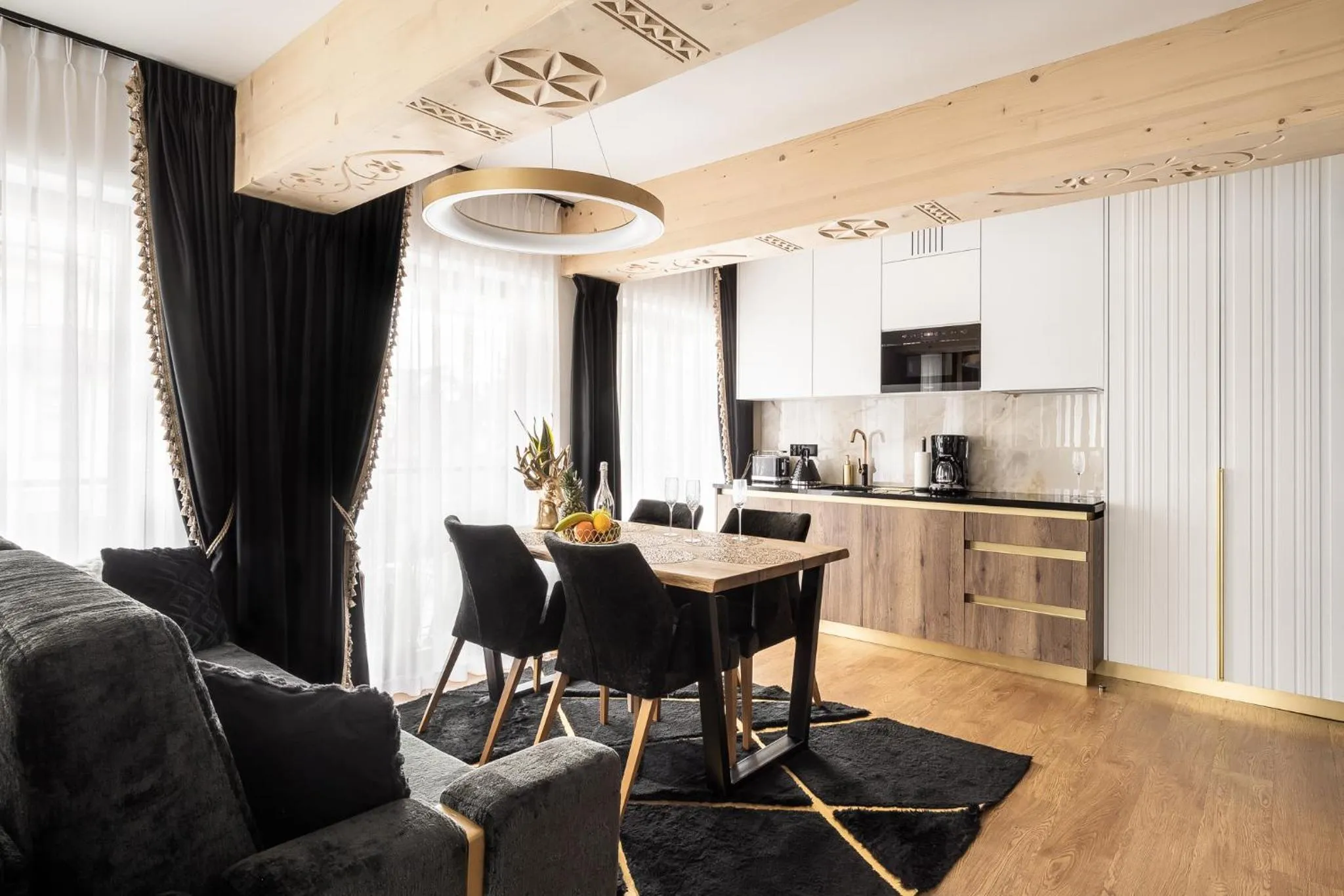 Kitchen or kitchenette in Złota Residence & SPA - 500m od Krupówek