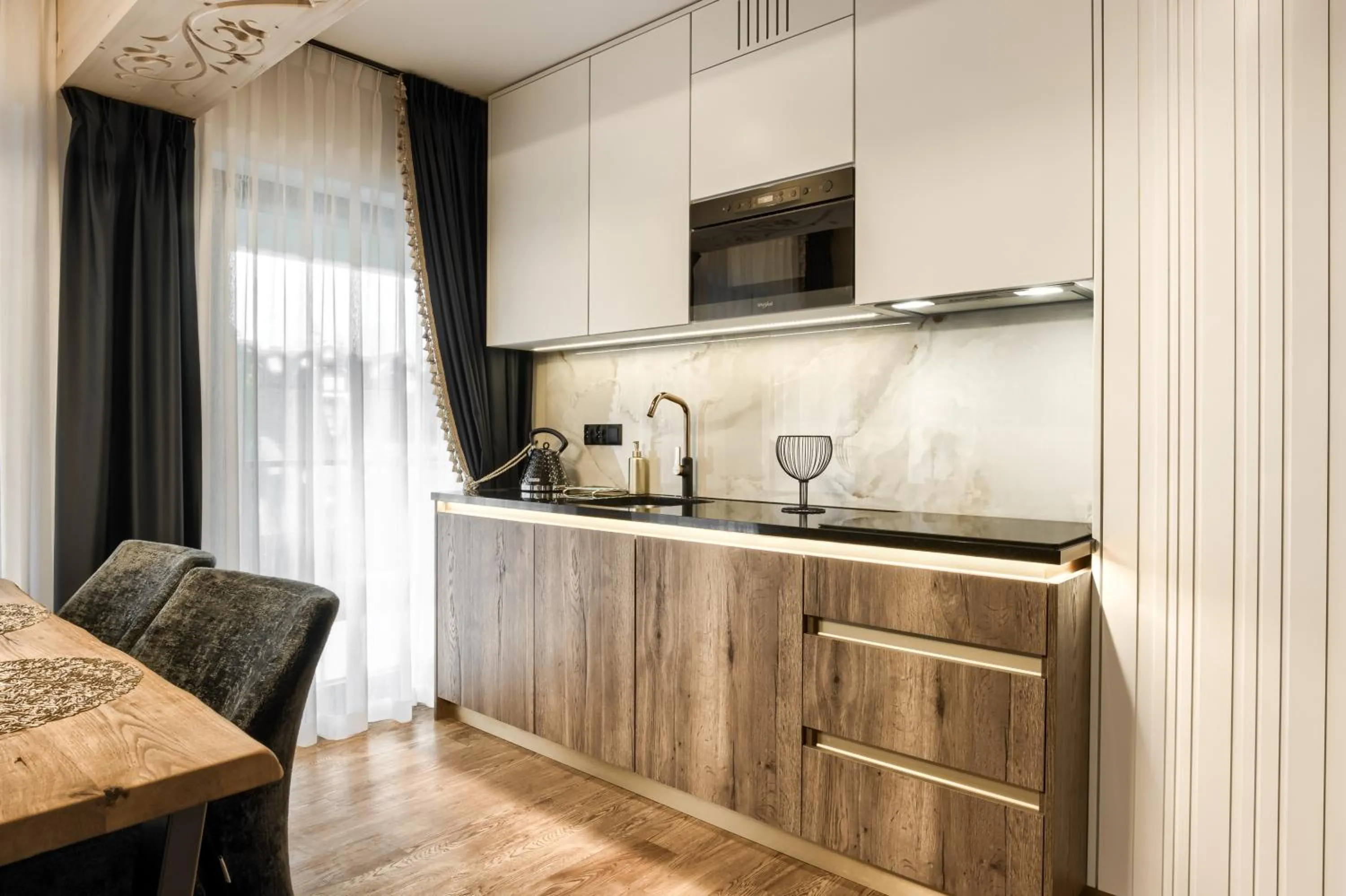 Kitchen or kitchenette in Złota Residence & SPA - 500m od Krupówek