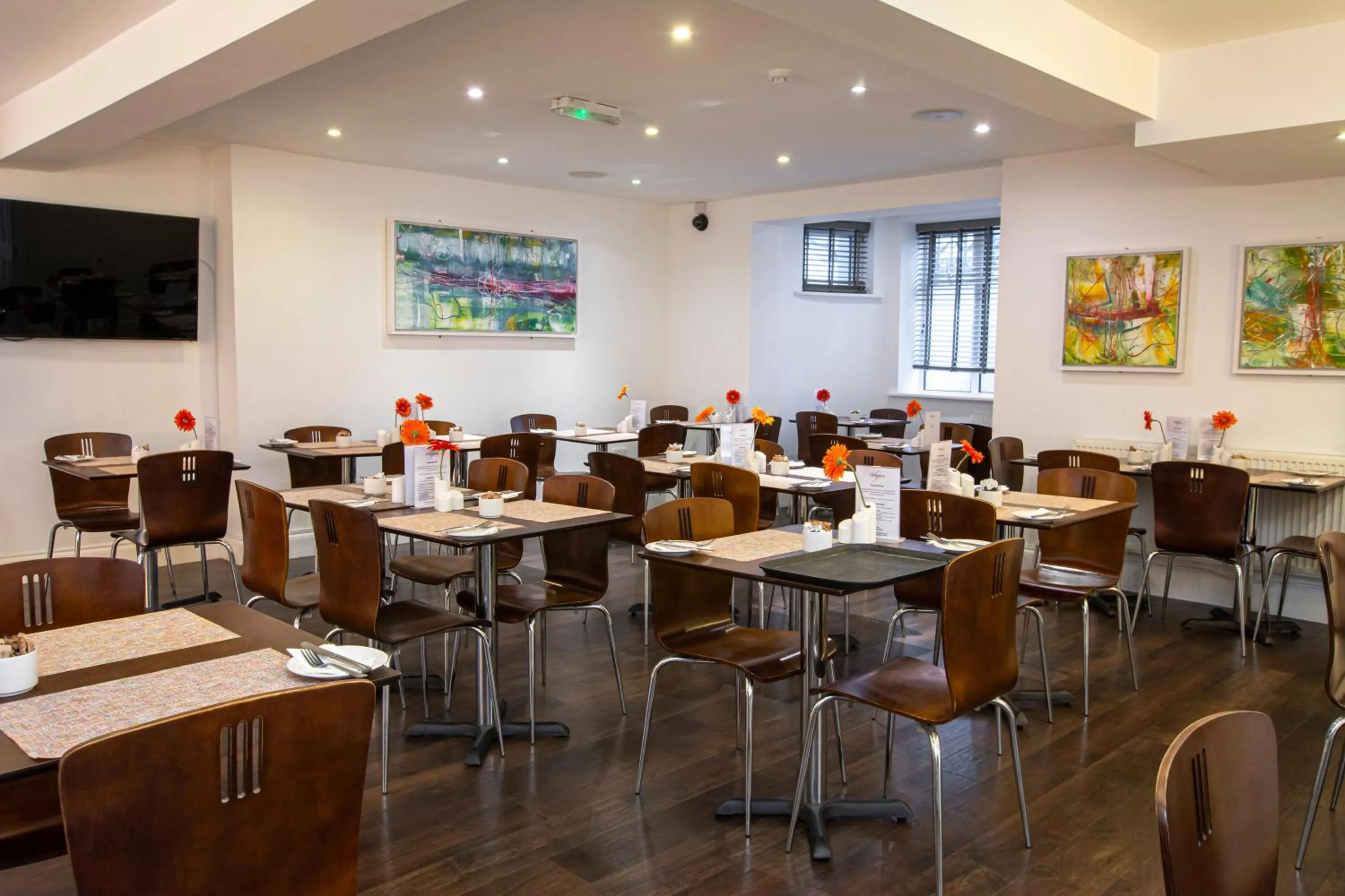 Food and drinks in The Grosvenor Plymouth