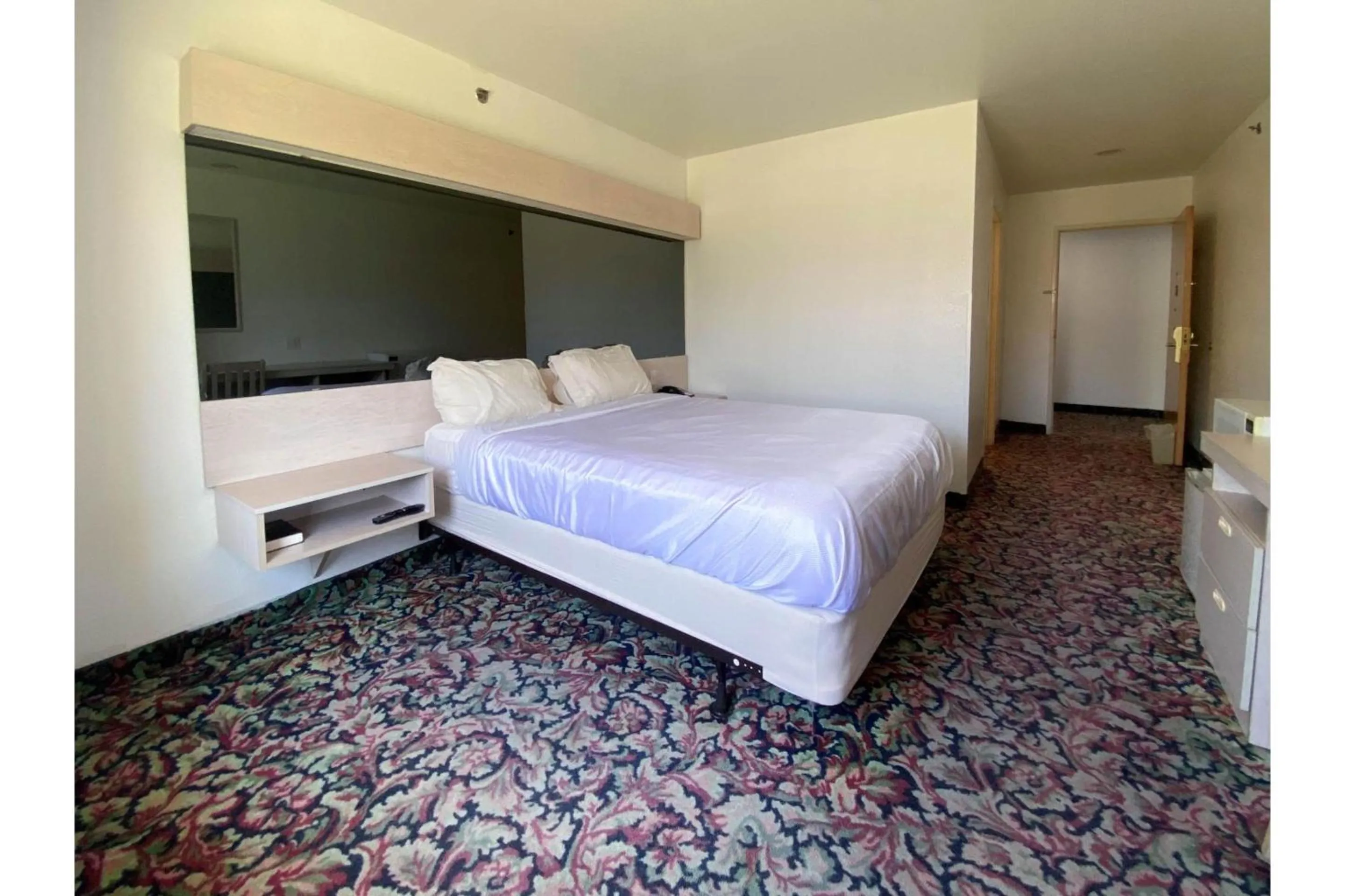 Bed in Studio 6 McAlester OK South