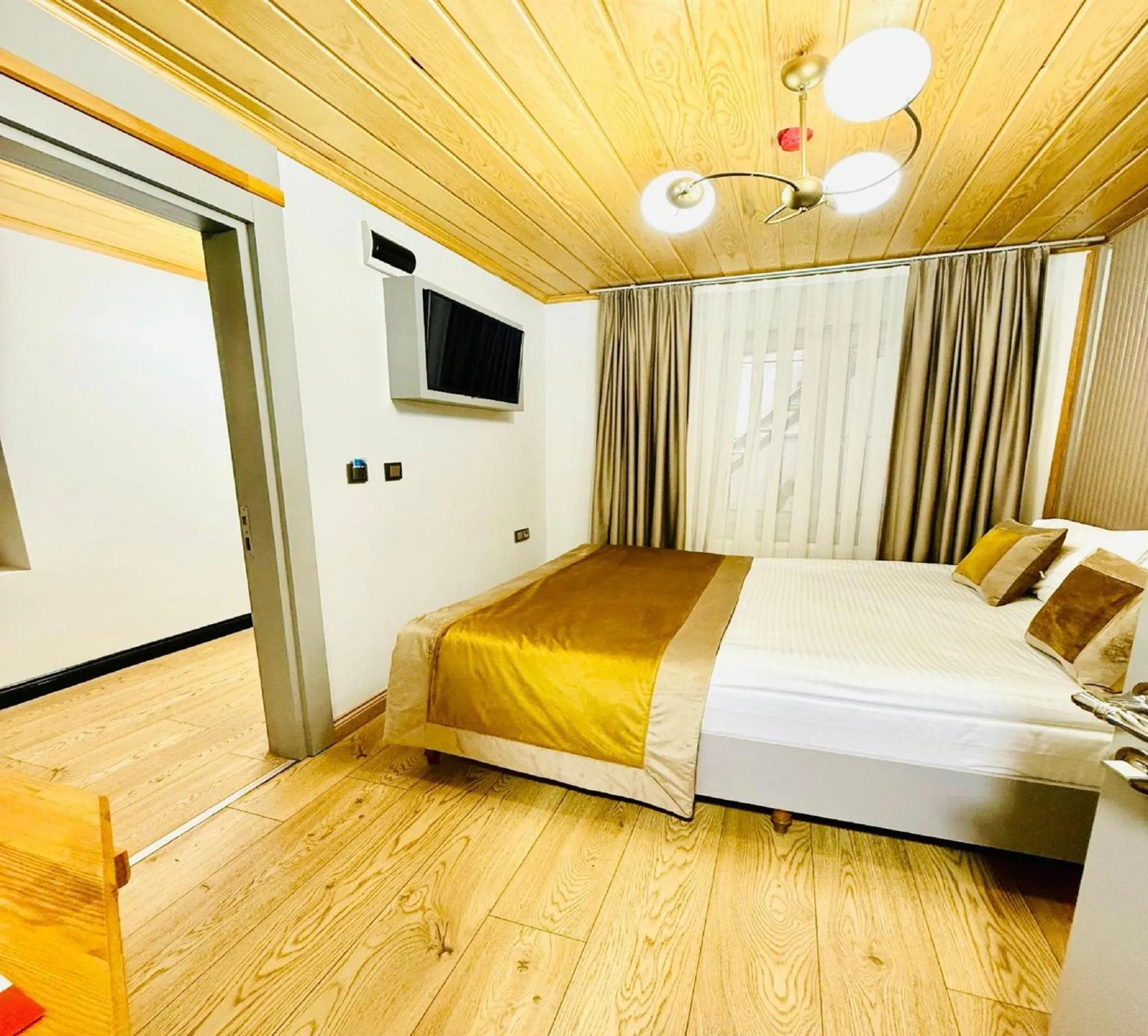 Bedroom, Bed in Guldehan Hotel