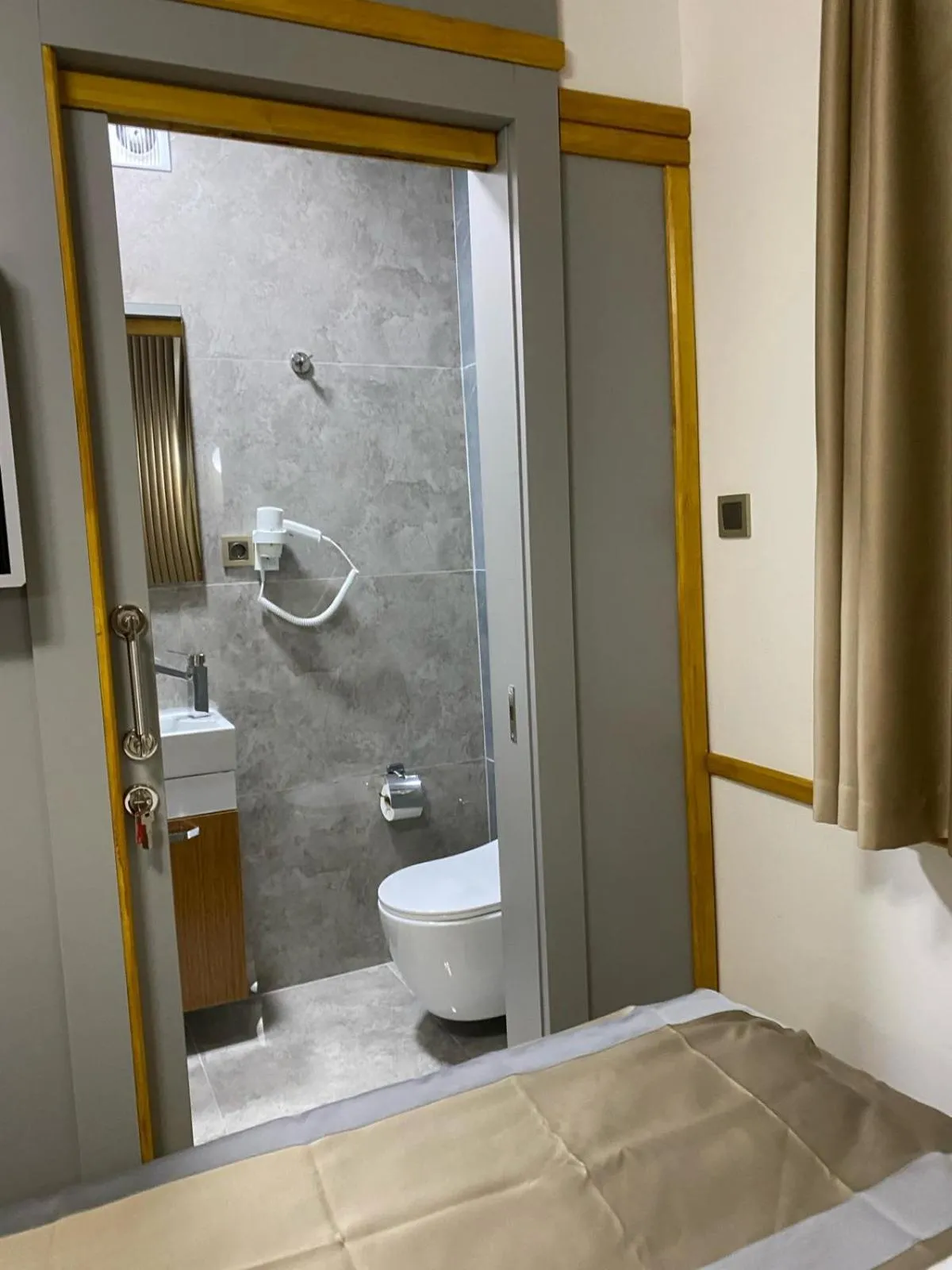 Shower in Guldehan Hotel