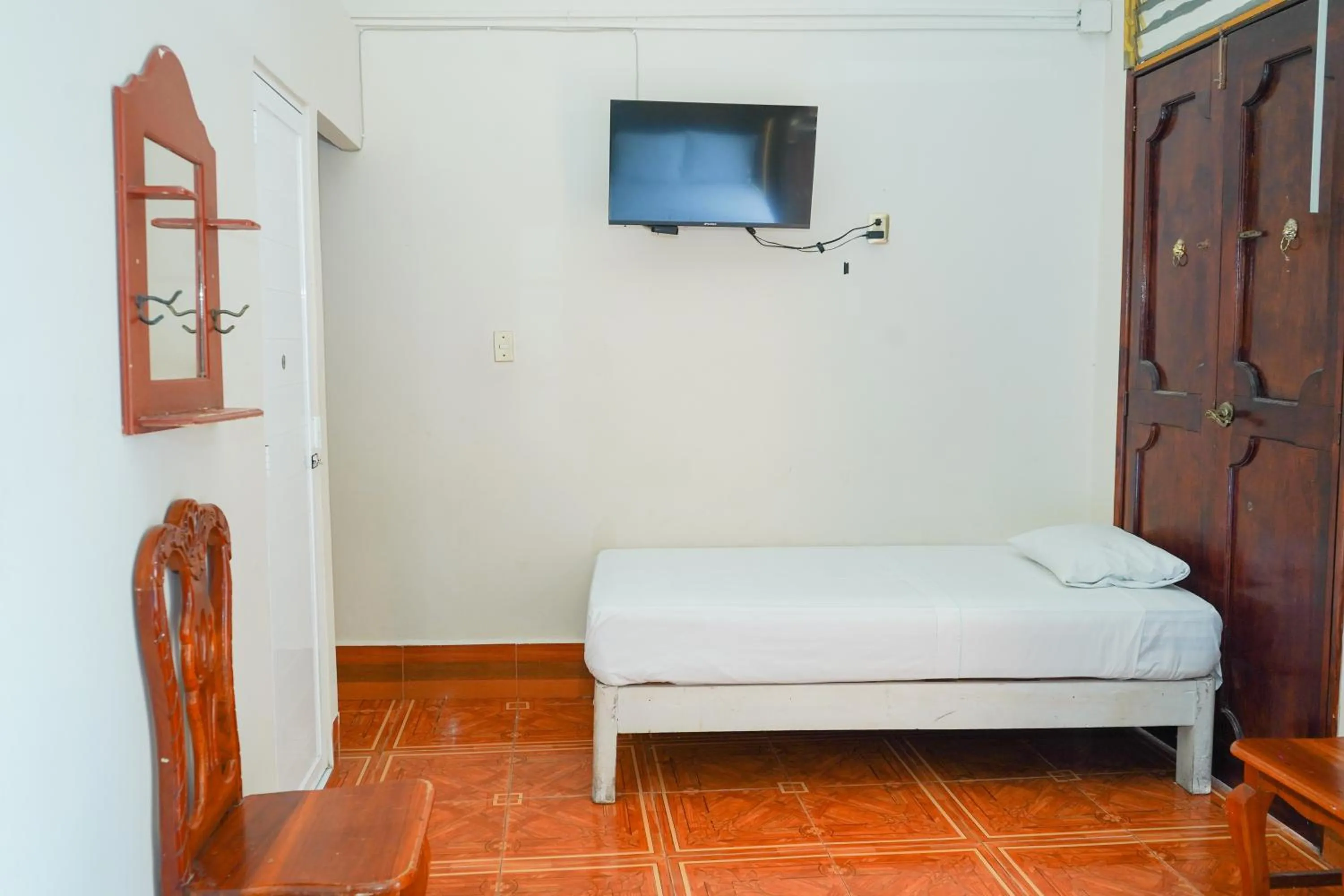 Bedroom, Bed in OYO Hotel El Conquistador