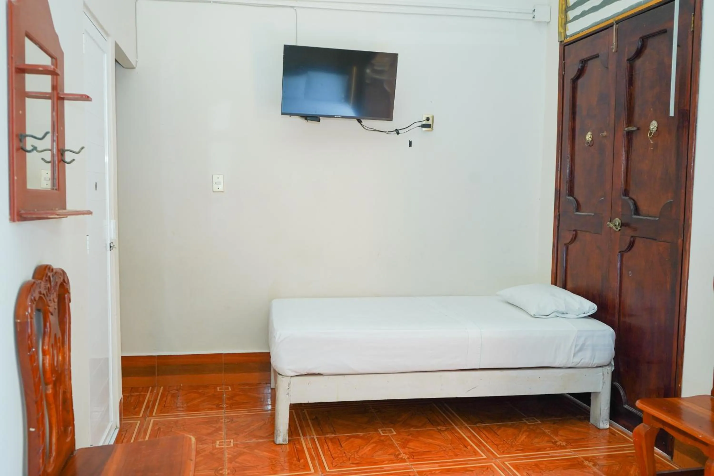 Bedroom, Bed in OYO Hotel El Conquistador