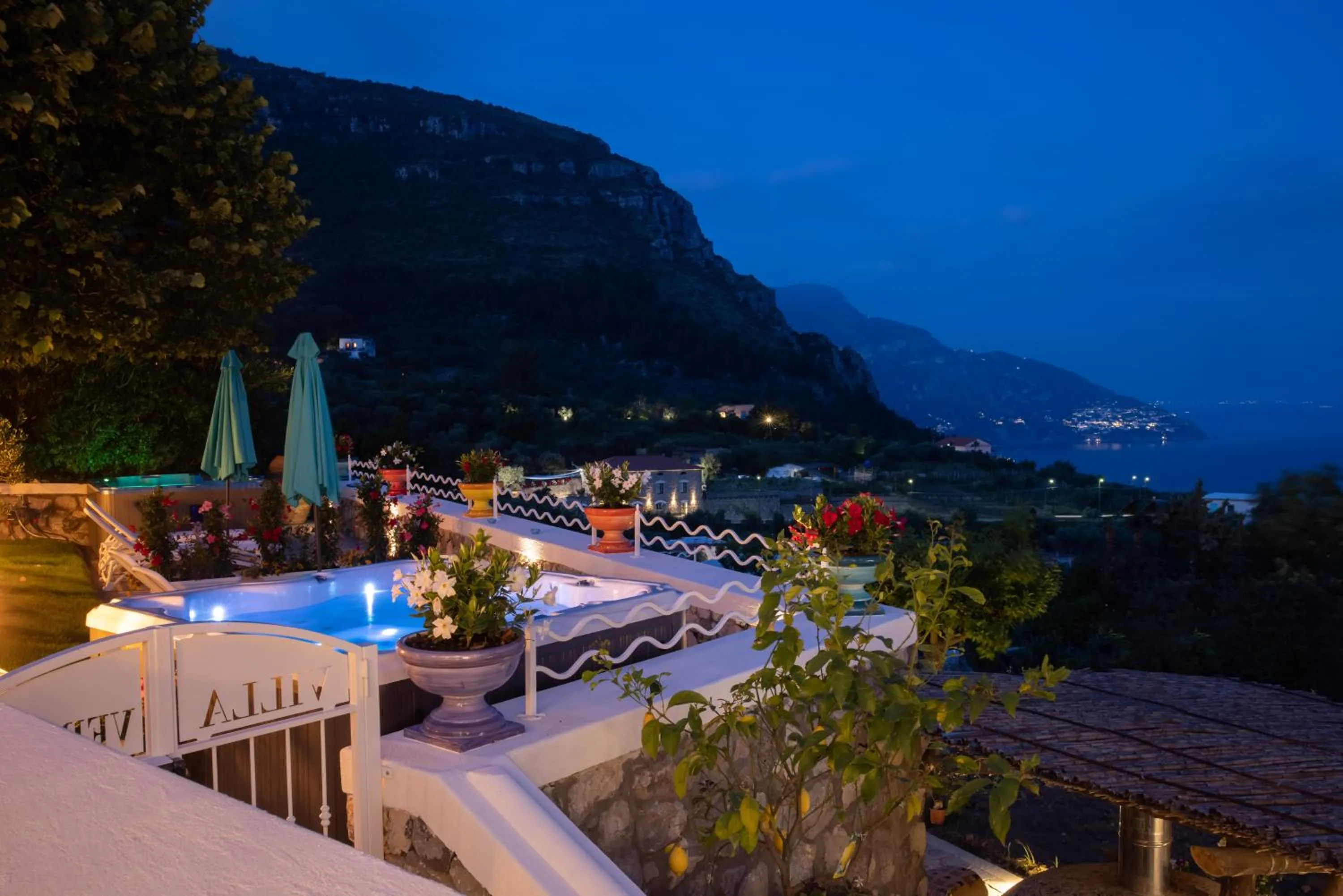 Hot Tub in YourHome - Villa Veronica Luxury Suites in Amalfi coast