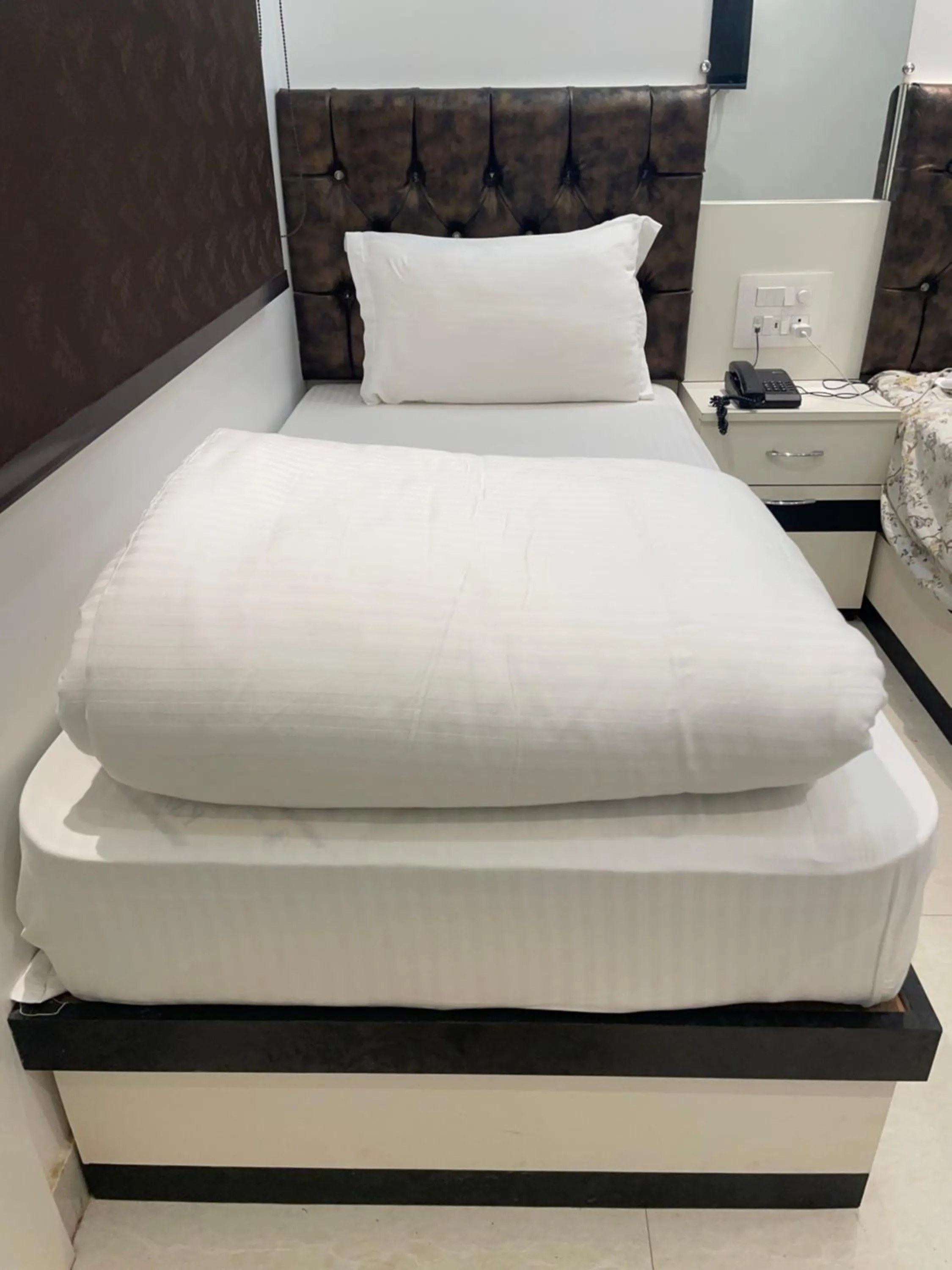 Bed in Hotel Temple View