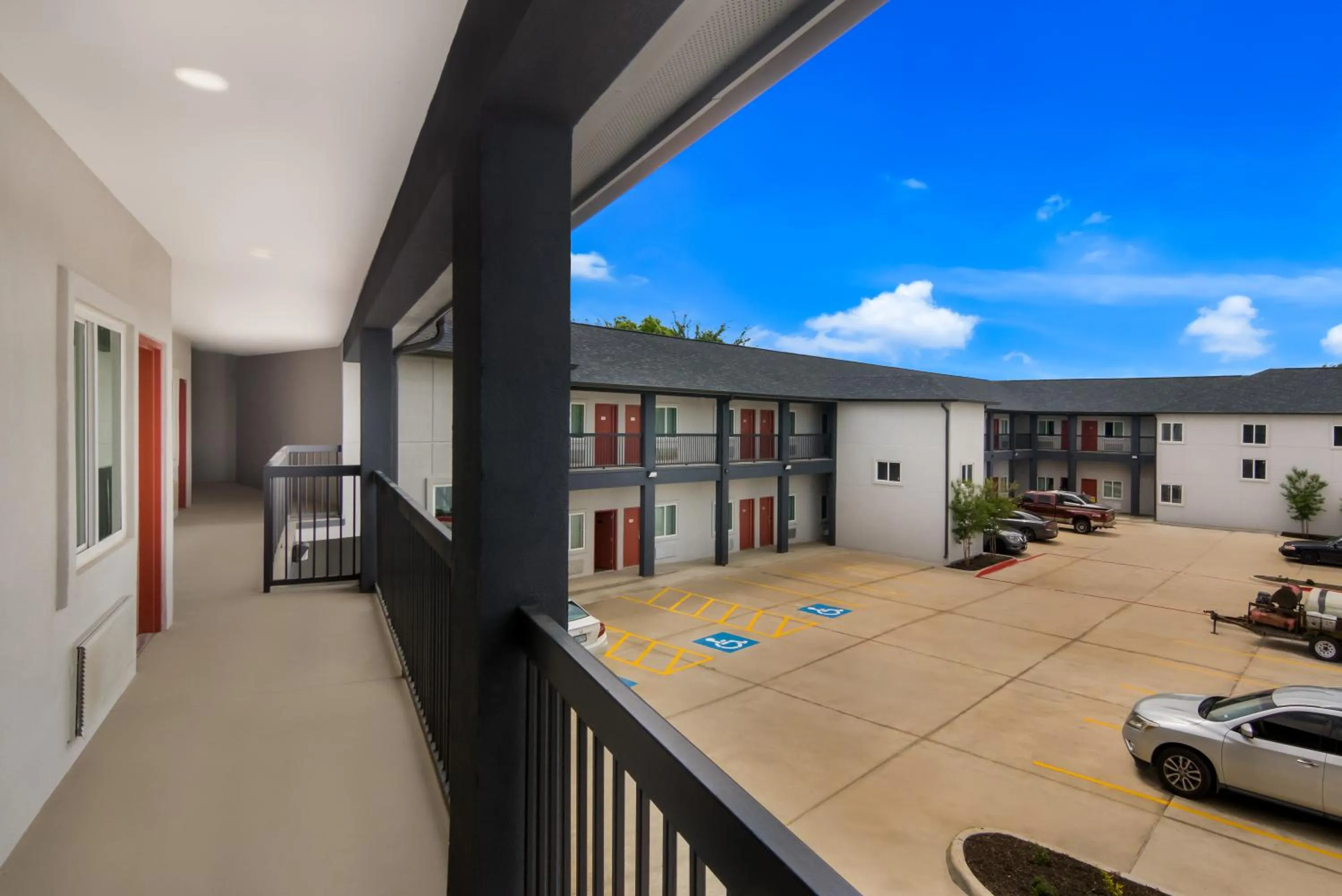 Property building in Scottish Inns- Forest Hill