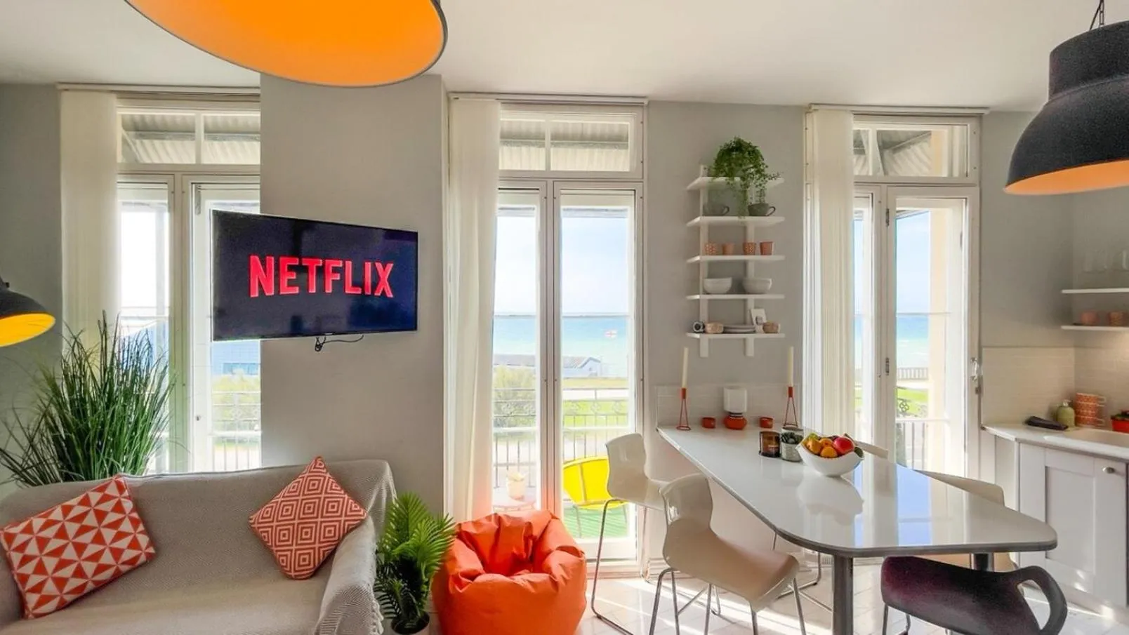 Dining area in Seaview Apt Turner Contemporary, Margate By Adliv