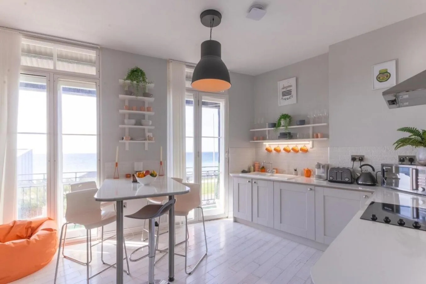 Dining area in Seaview Apt Turner Contemporary, Margate By Adliv