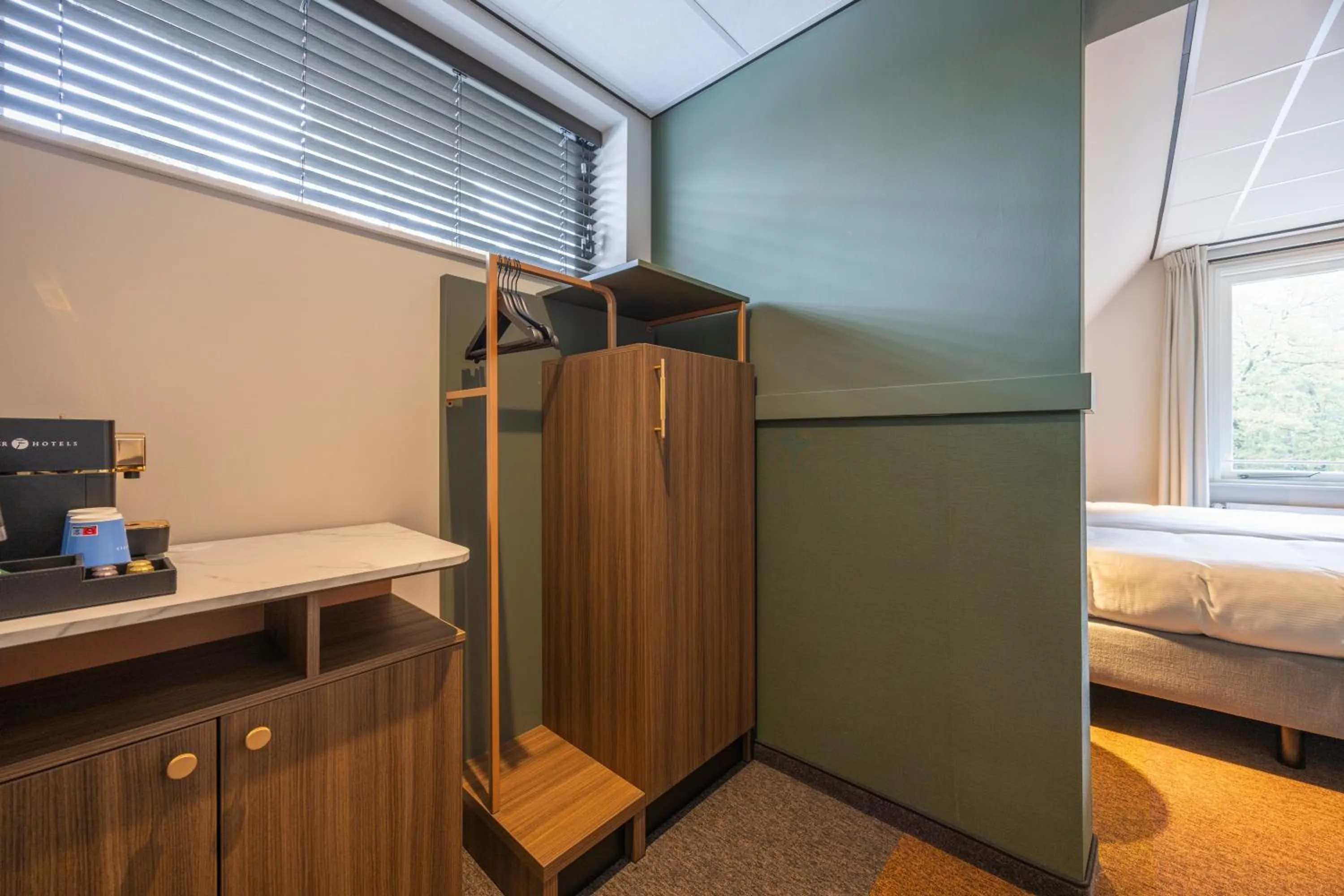 Coffee/tea facilities, Bed in Fletcher Boutique Hotel De Mallejan