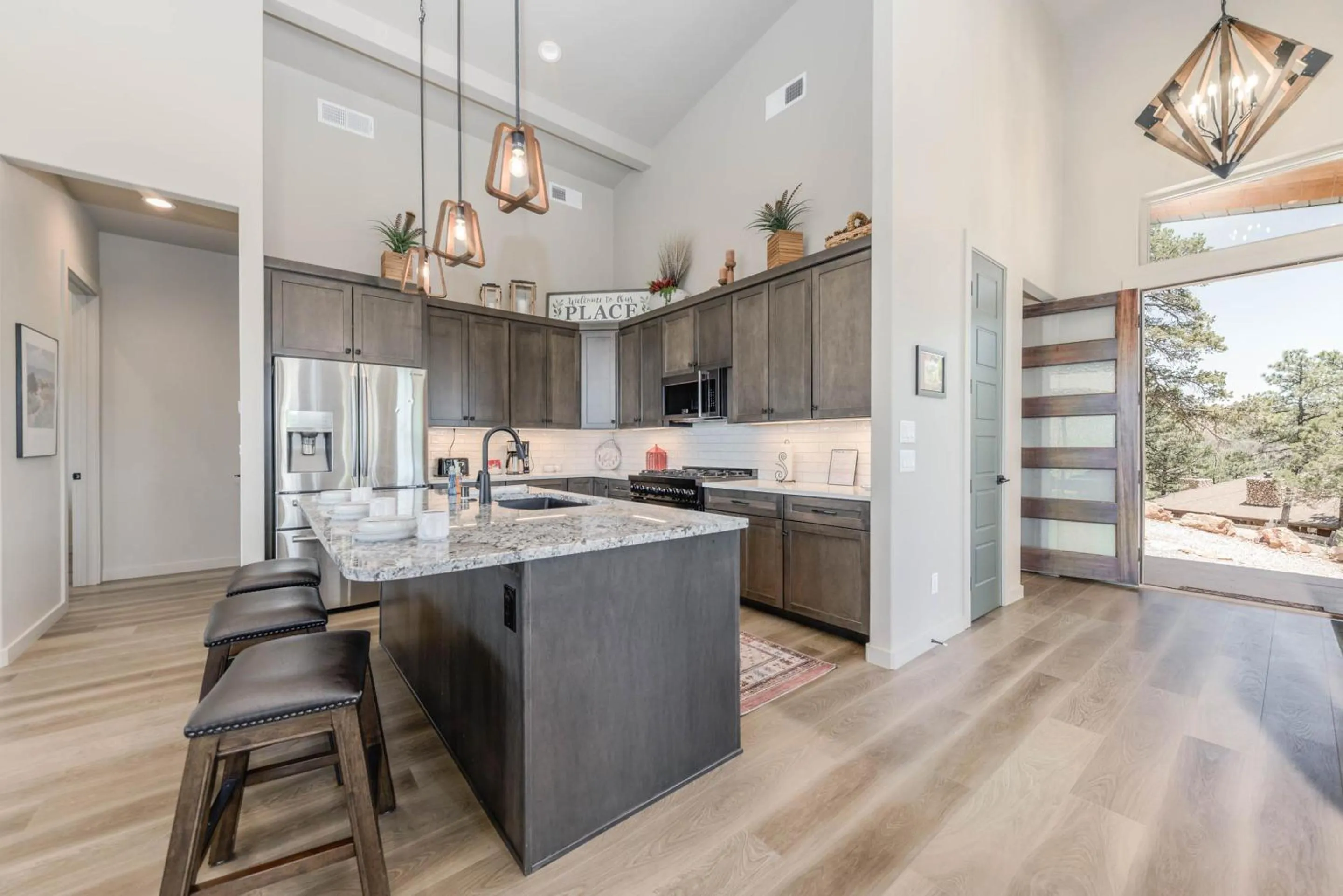 Property building in Viewtopia