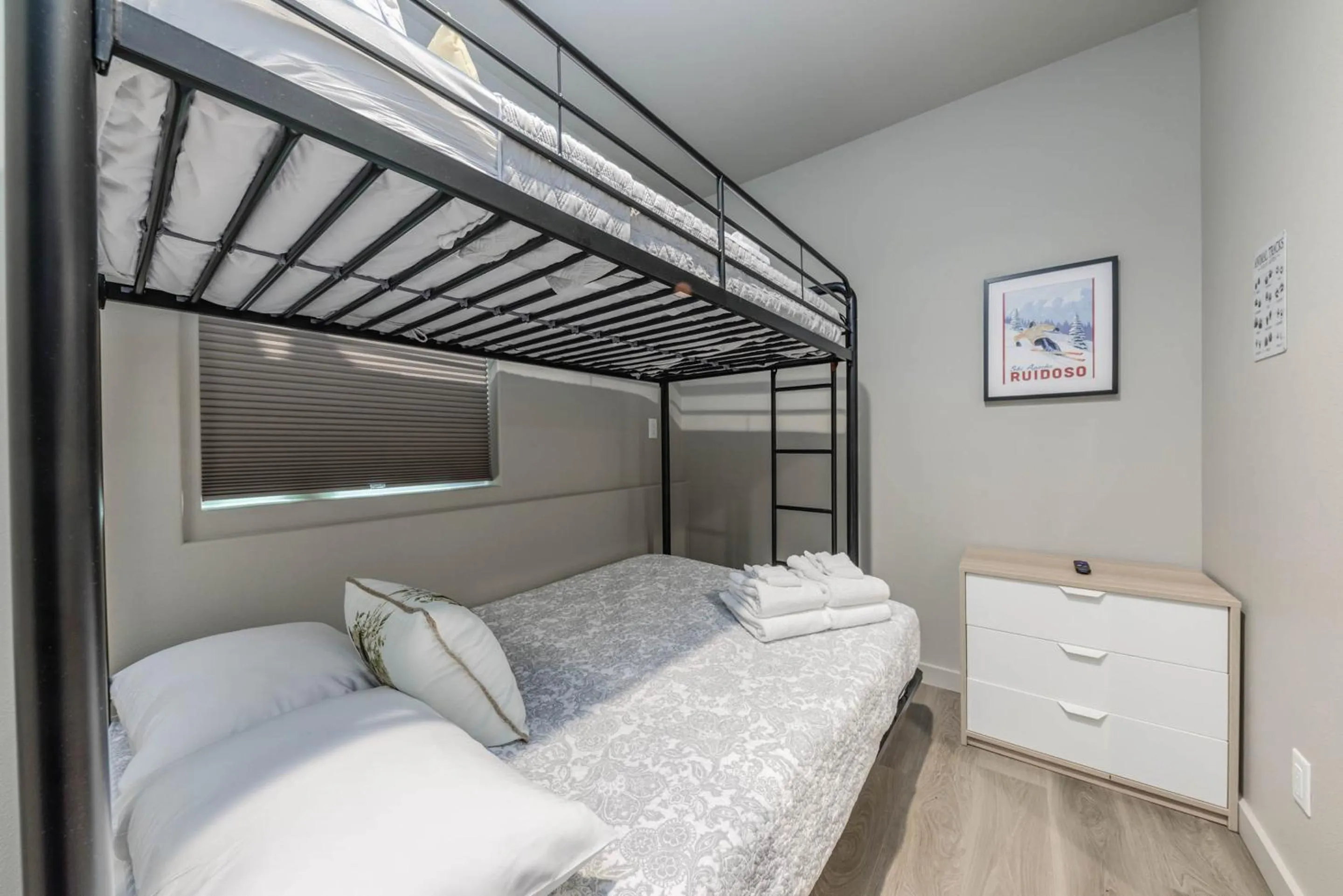 Property building, Bed in Viewtopia