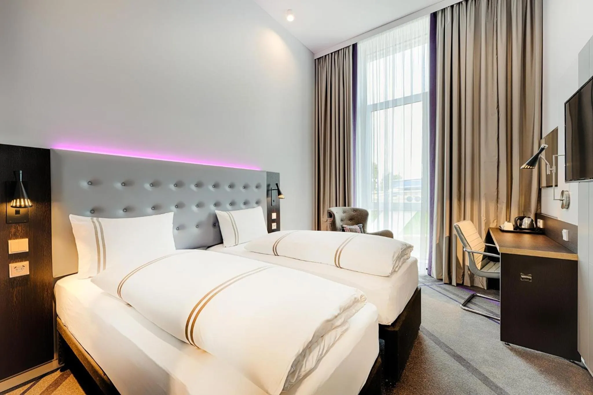 Bedroom, Bed in Premier Inn Wolfsburg City Centre