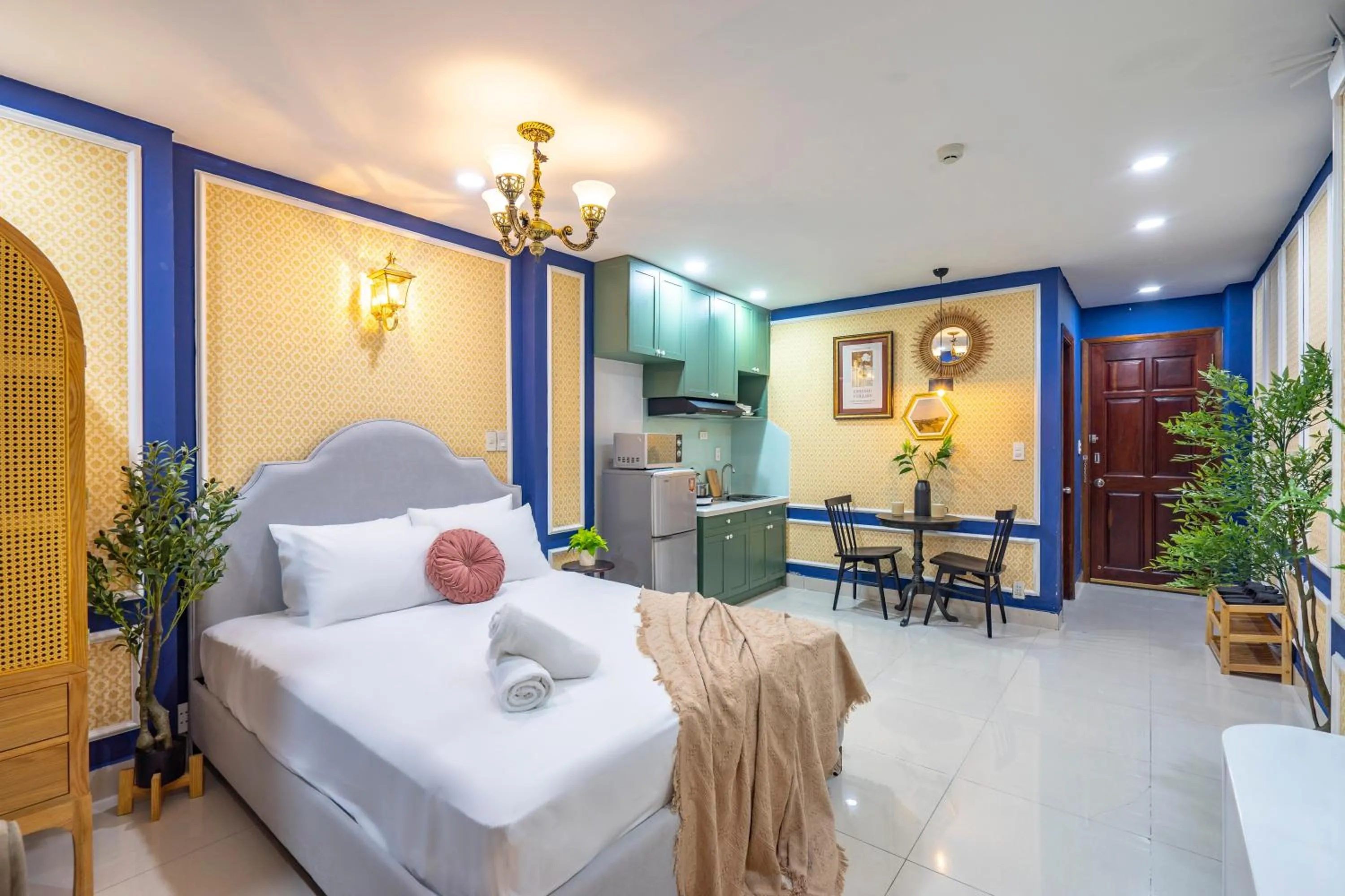 Photo of the whole room, Bed in SAZI Church View Home - Free Nails HairWash