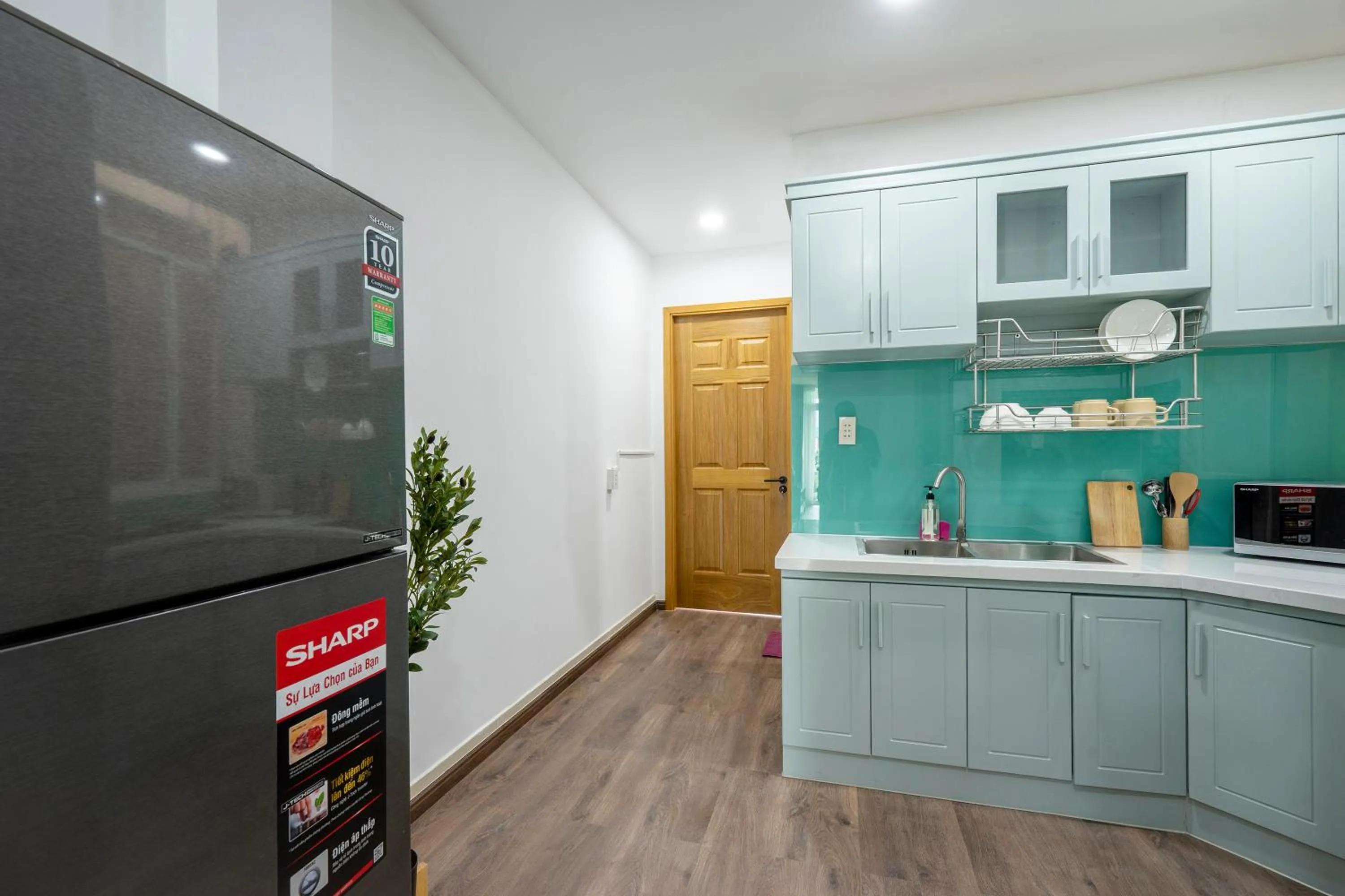 stove in SAZI Church View Home - Free Nails HairWash