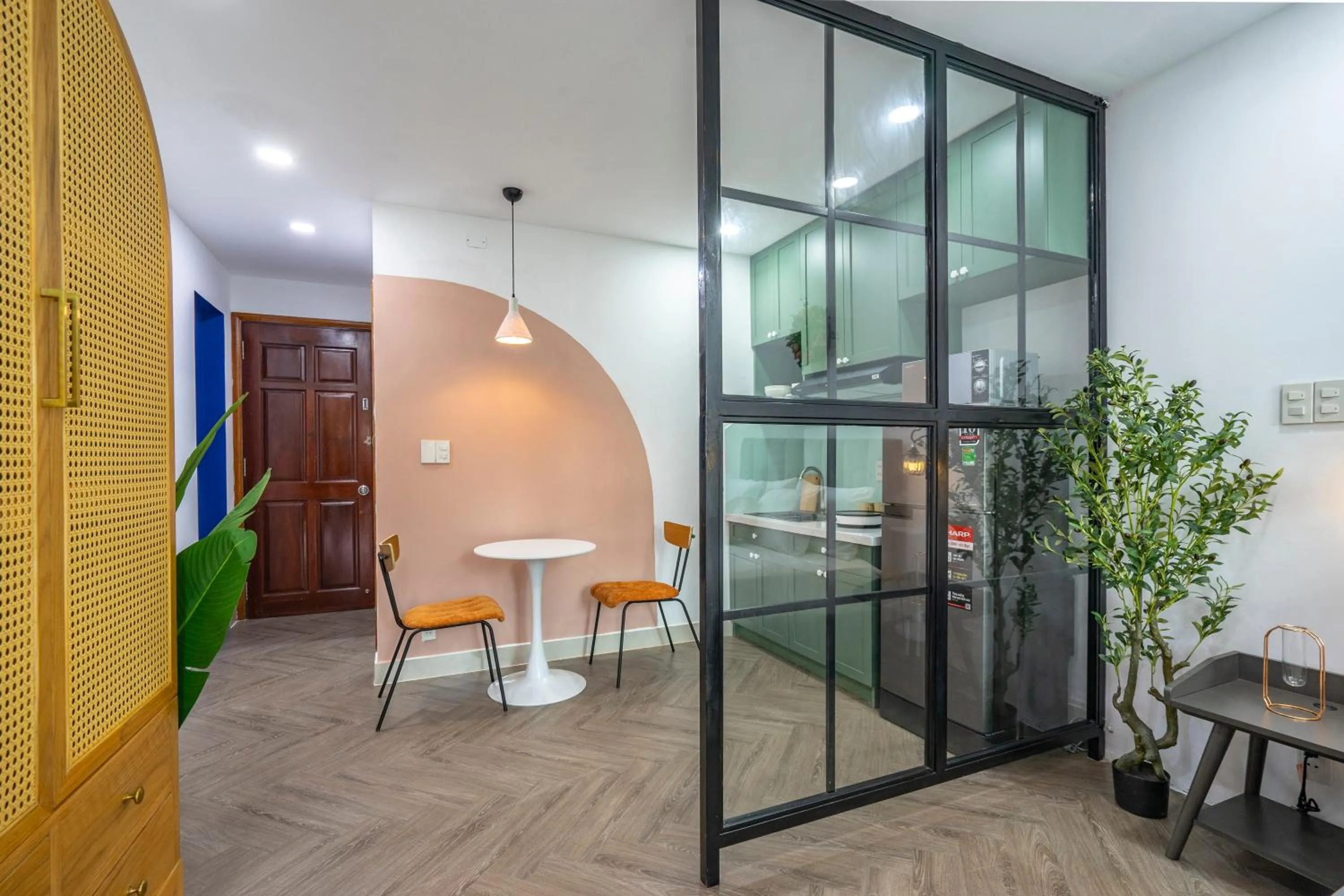 Dining area in SAZI Church View Home - Free Nails HairWash