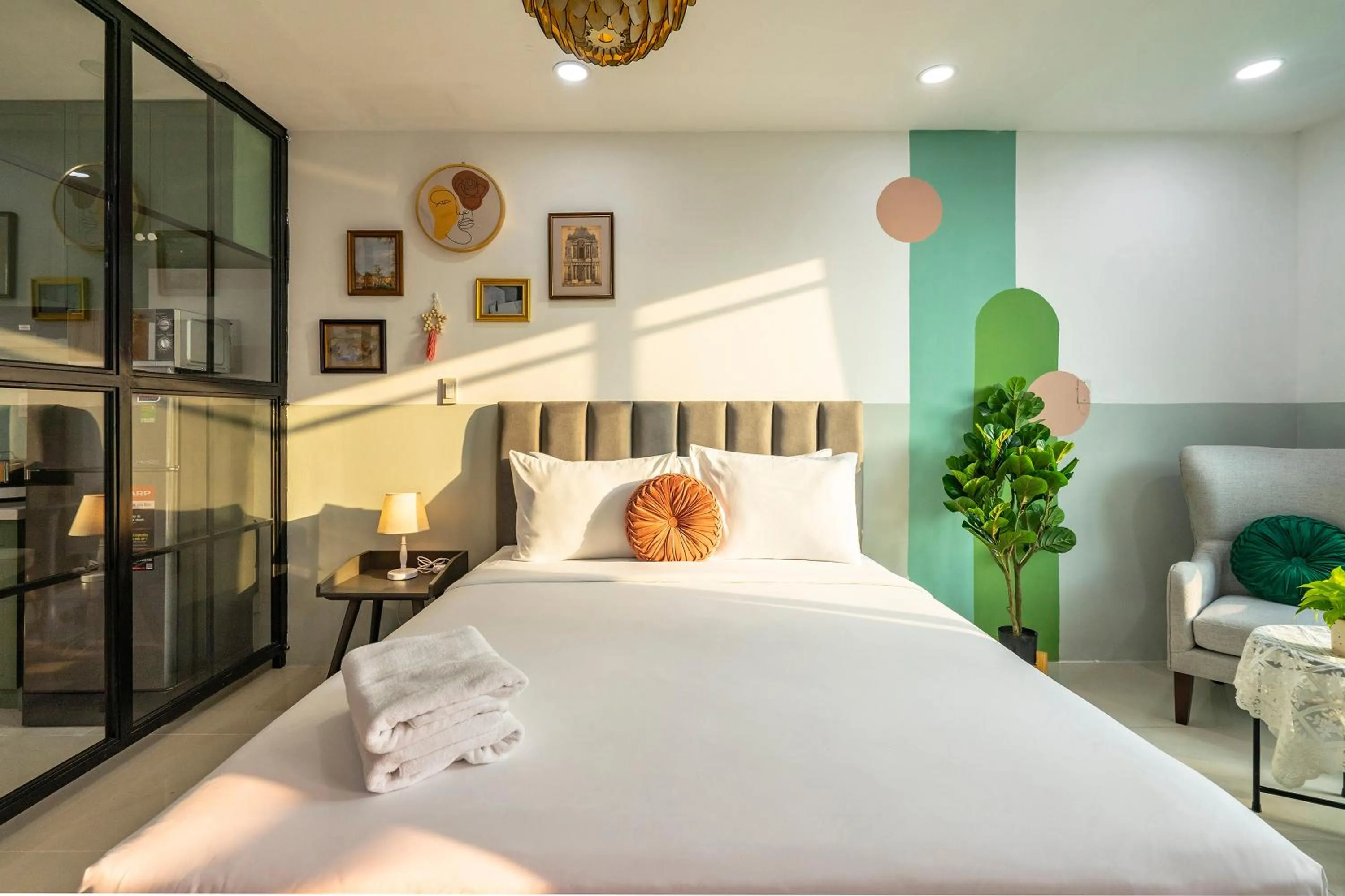 Bed in SAZI Church View Home - Free Nails HairWash