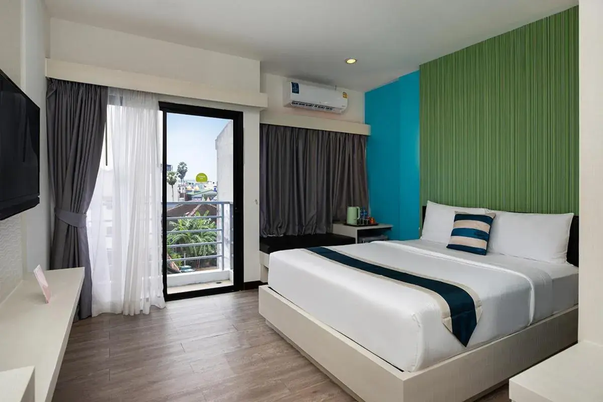 Deluxe Double or Twin Room with Balcony in iCheck inn Chill Patong Deluxe Double or Twin Room with Balcony in iCheck inn Chill Patong