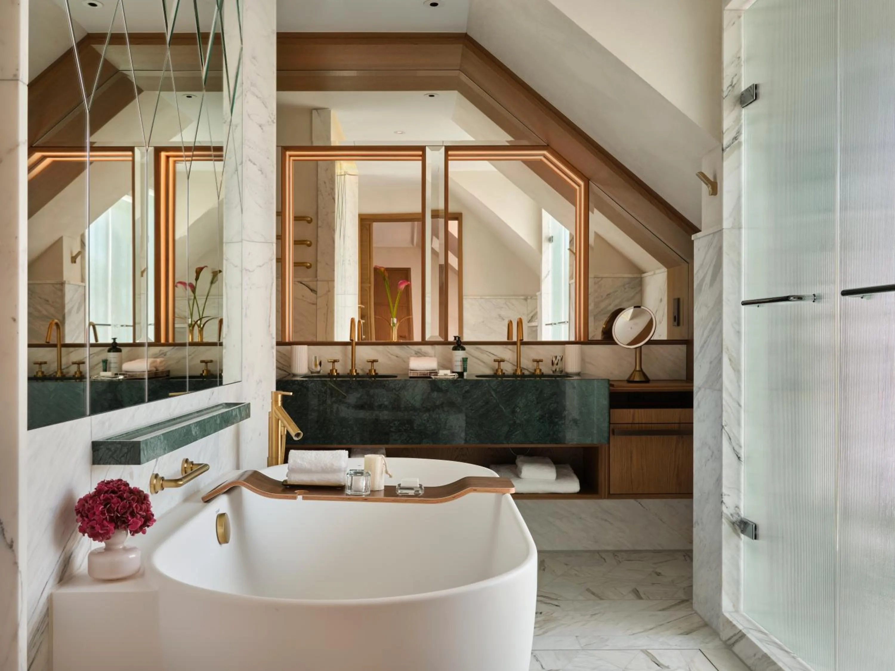 Bathroom in Rosewood Munich