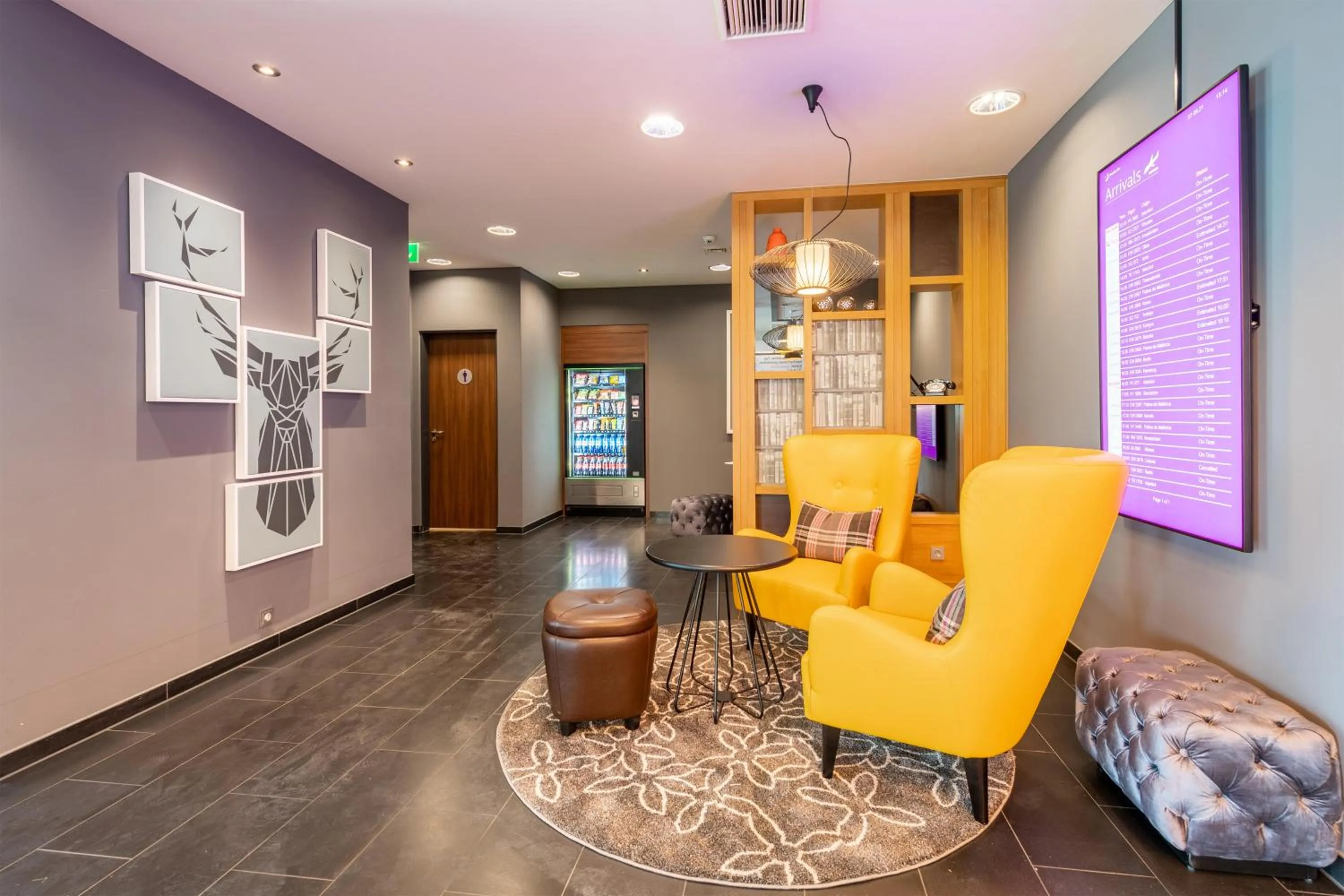 Lobby or reception in Premier Inn Stuttgart Airport