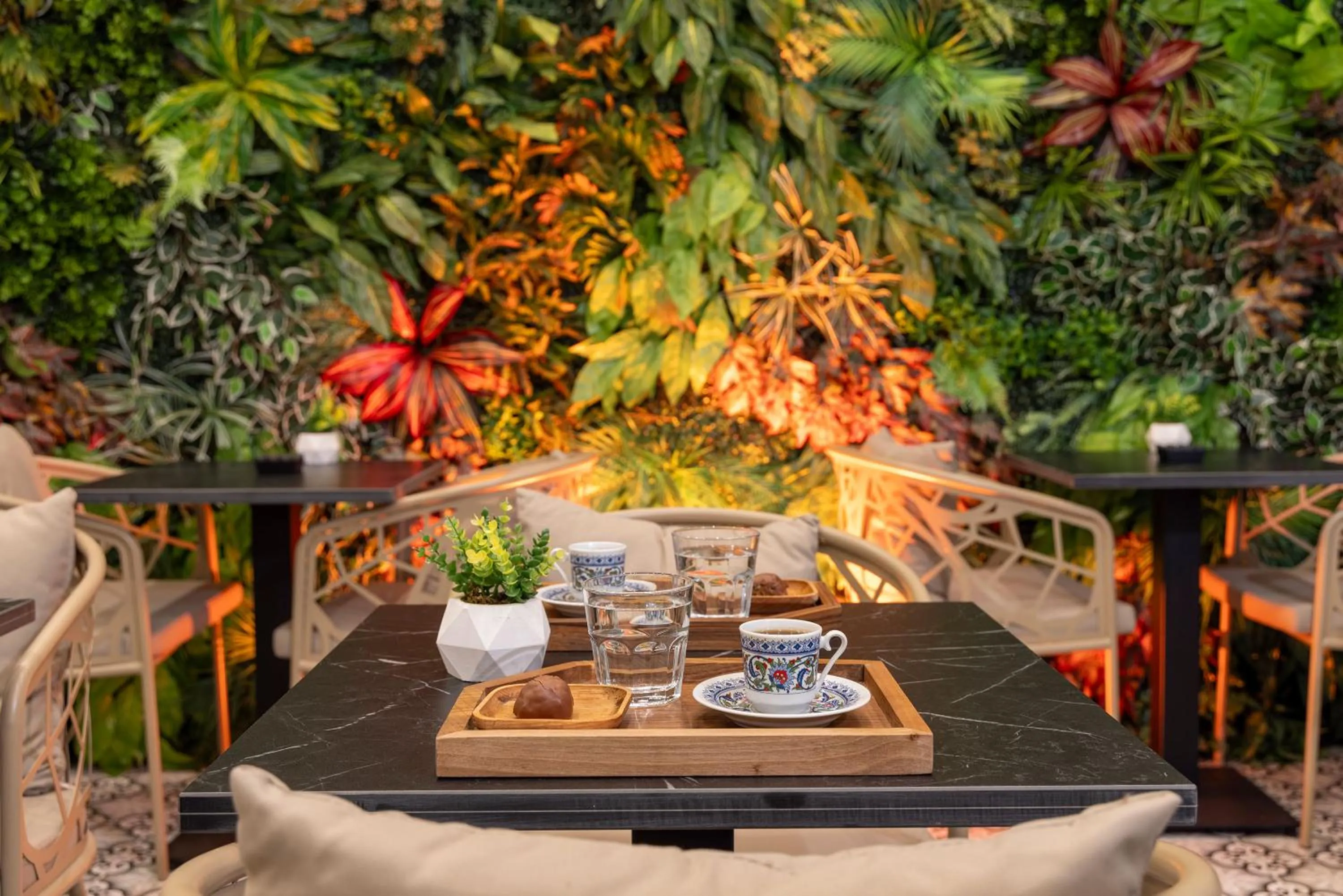 Restaurant/places to eat in WestDoor Hotel