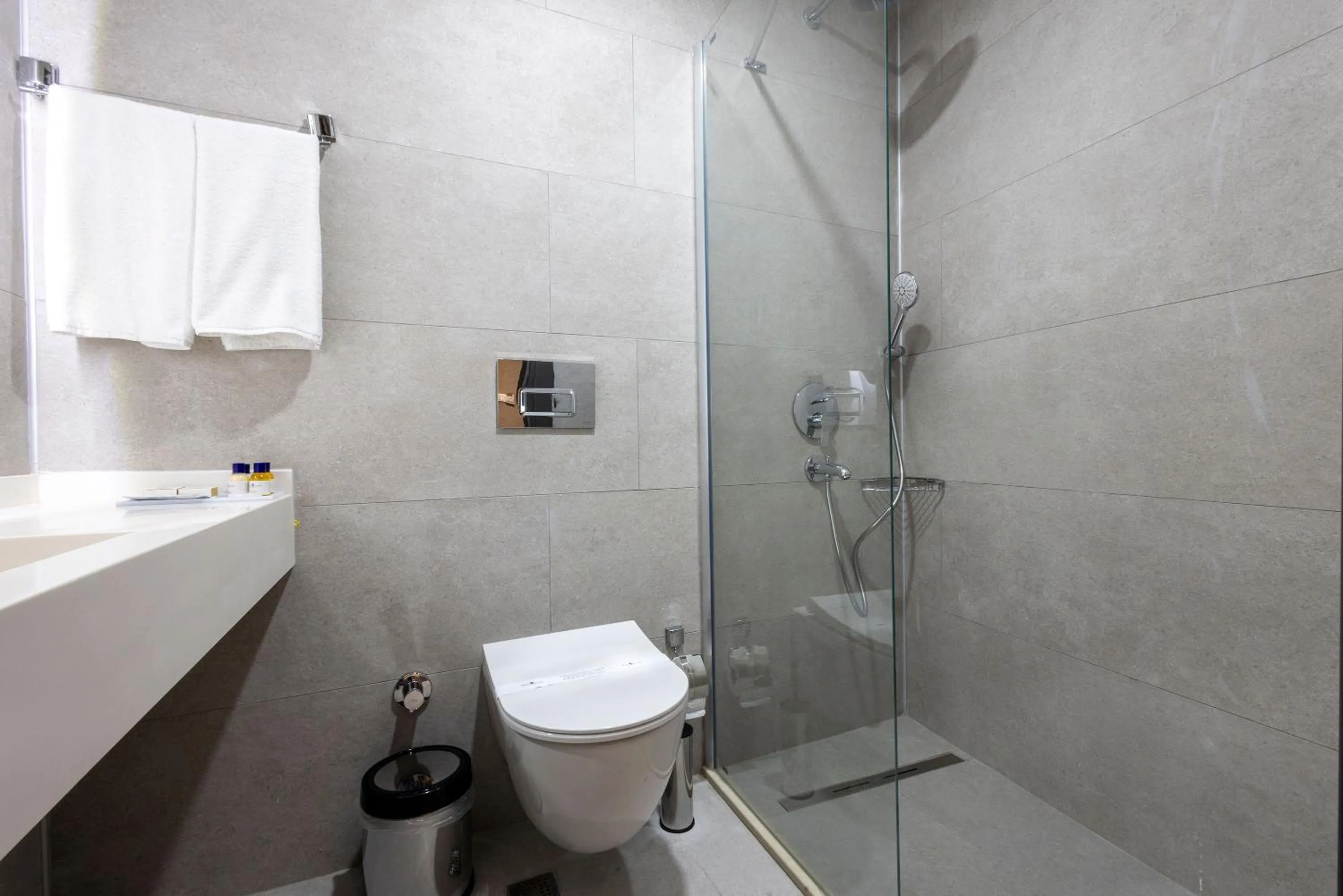 Shower in WestDoor Hotel