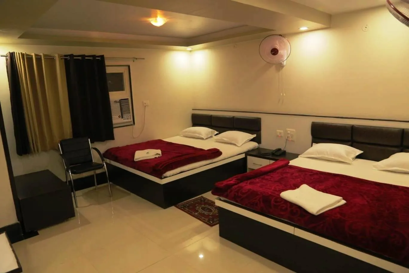Bed in Venus Hotel 5 Minute Walking Distance from Dargah