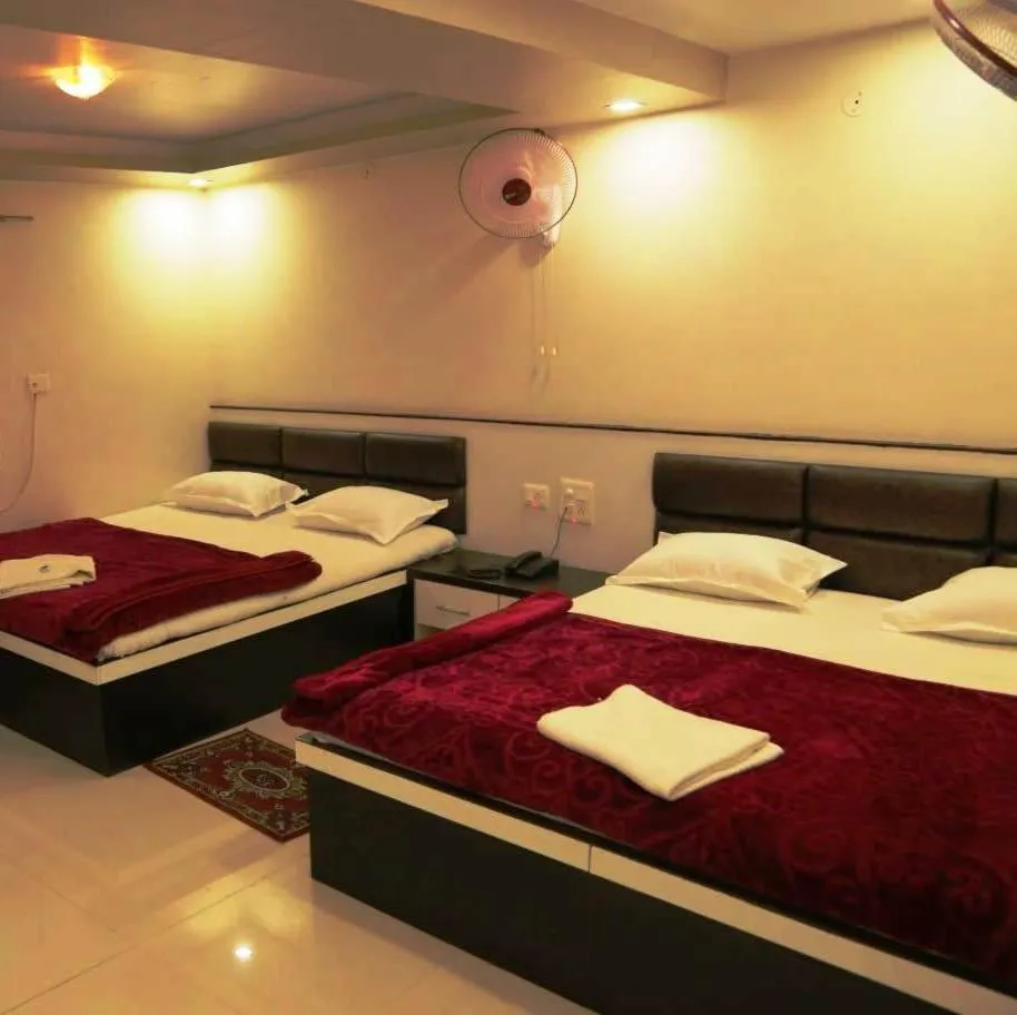 Bed in Venus Hotel 5 Minute Walking Distance from Dargah