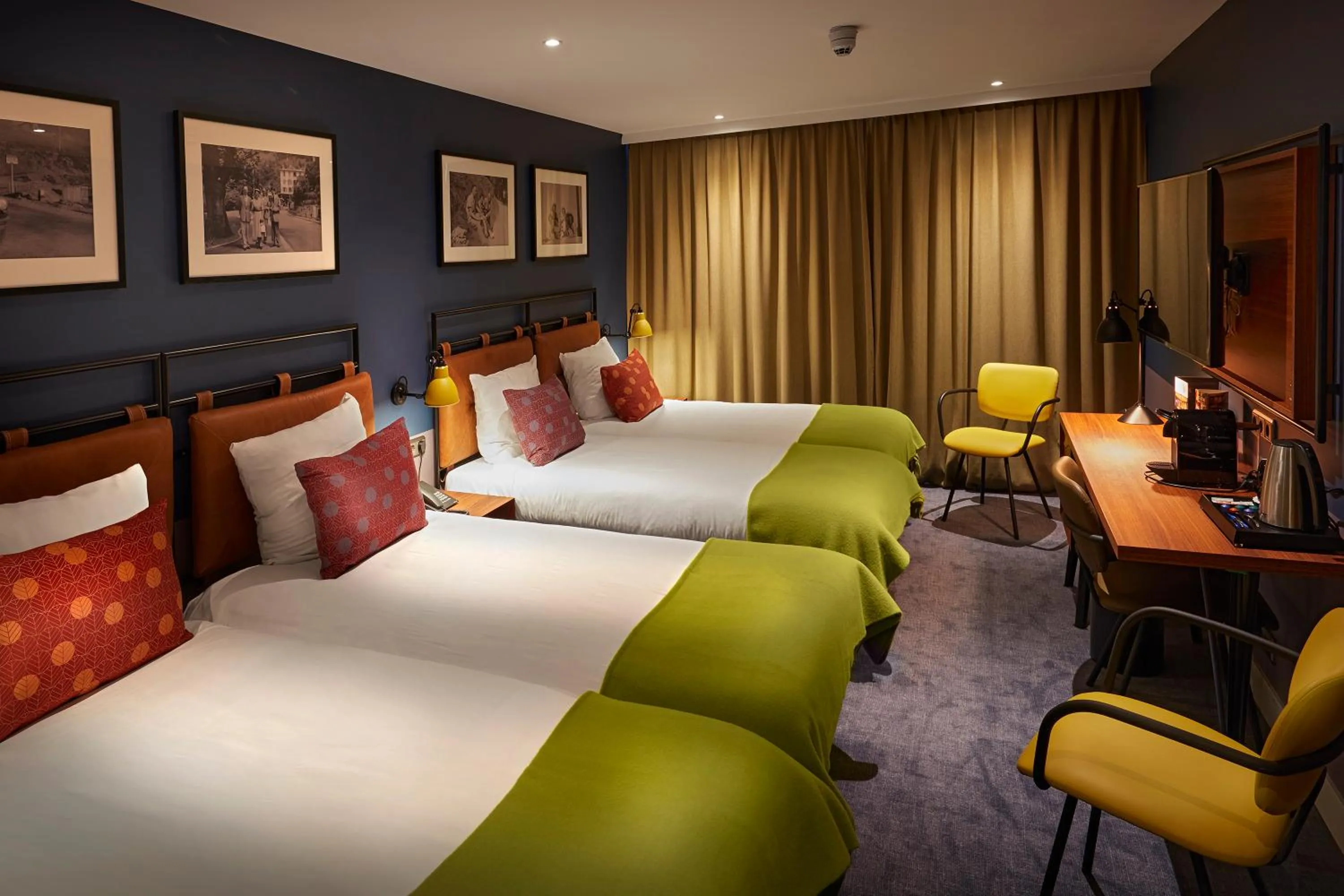 Bedroom, Bed in Hotel Lion D'Or